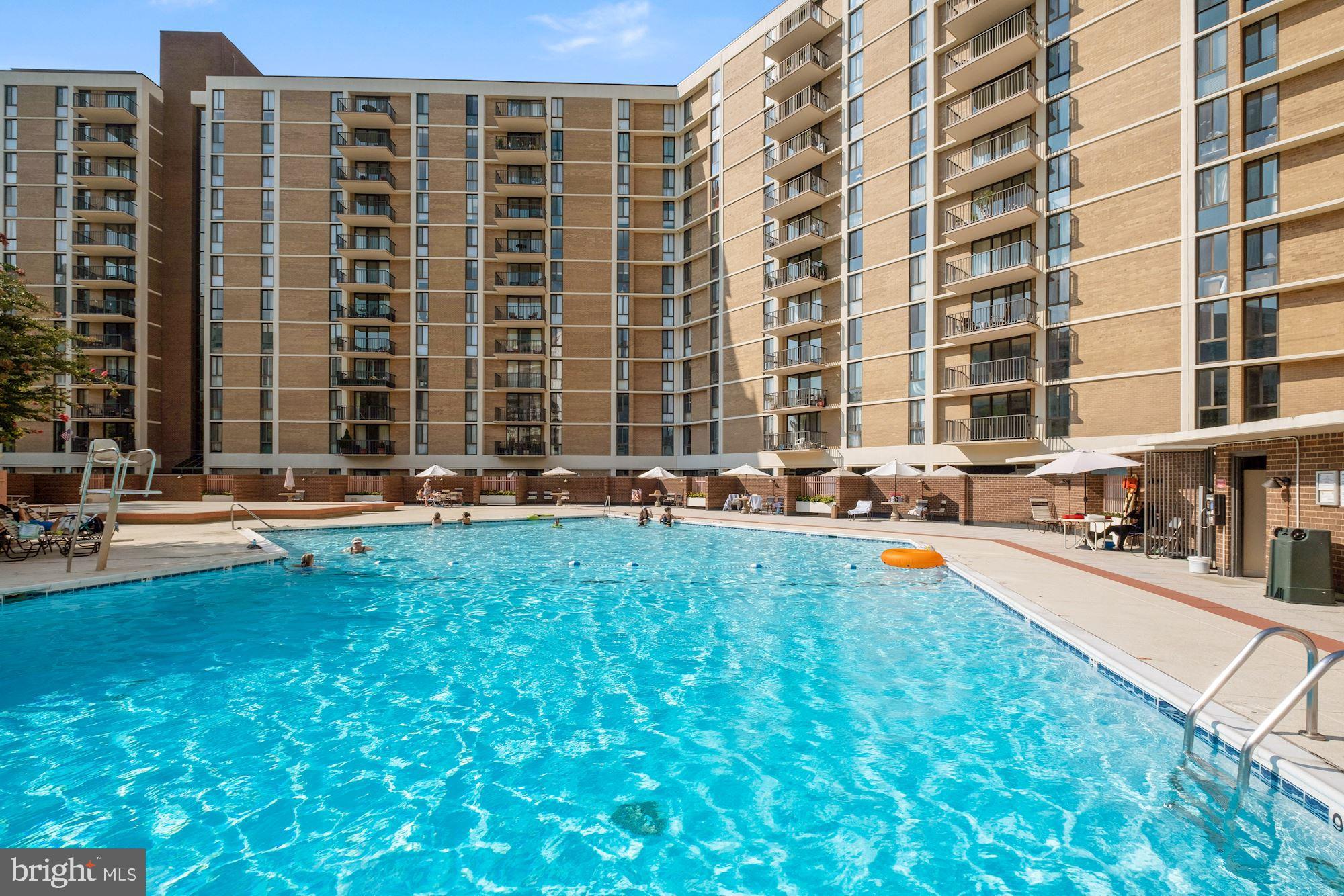 MCLEAN HOUSE - Residential