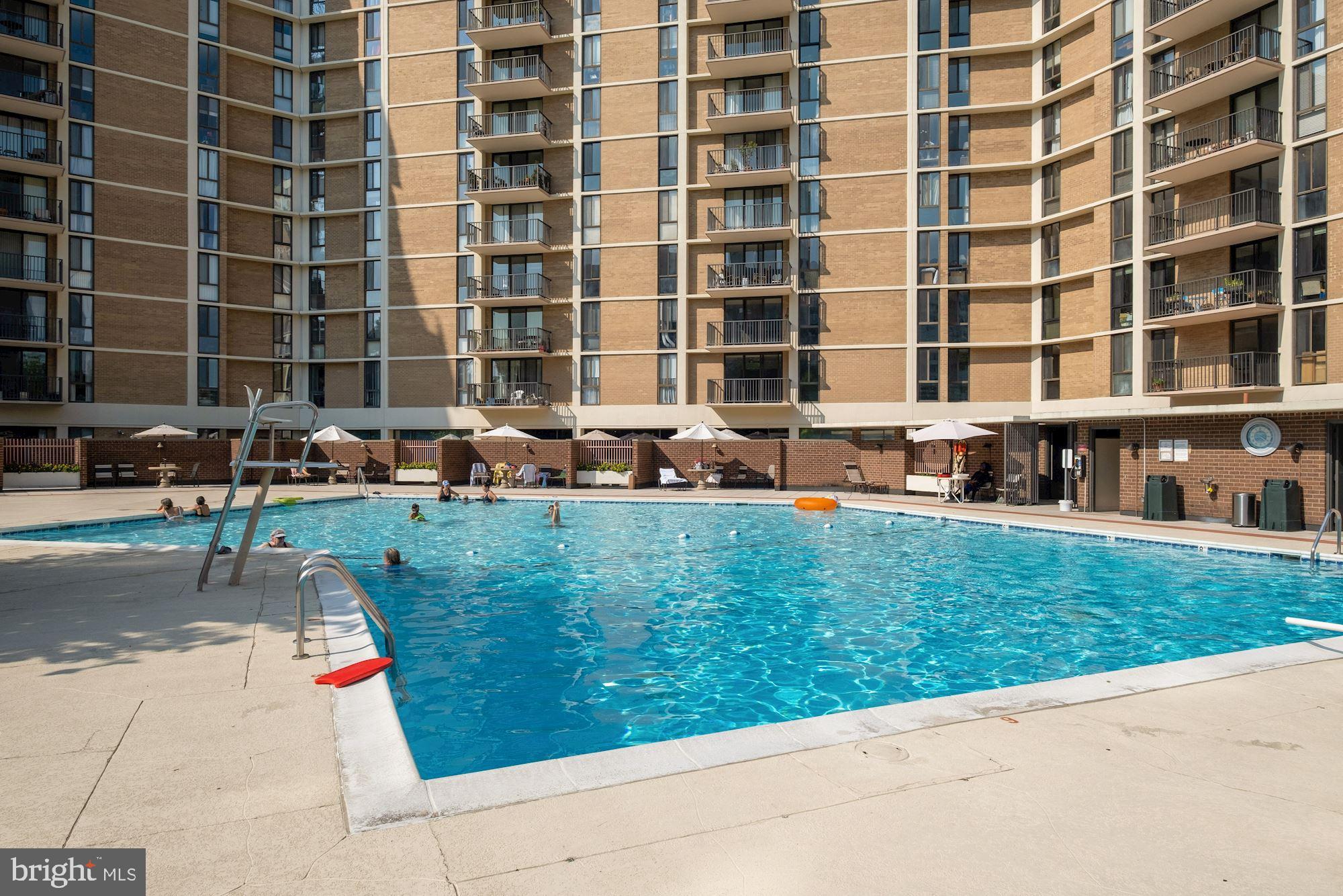 MCLEAN HOUSE - Residential