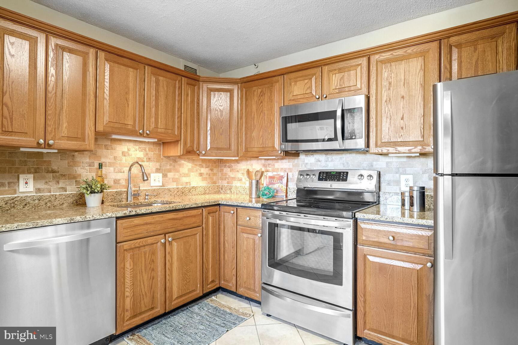 MCLEAN HOUSE - Residential