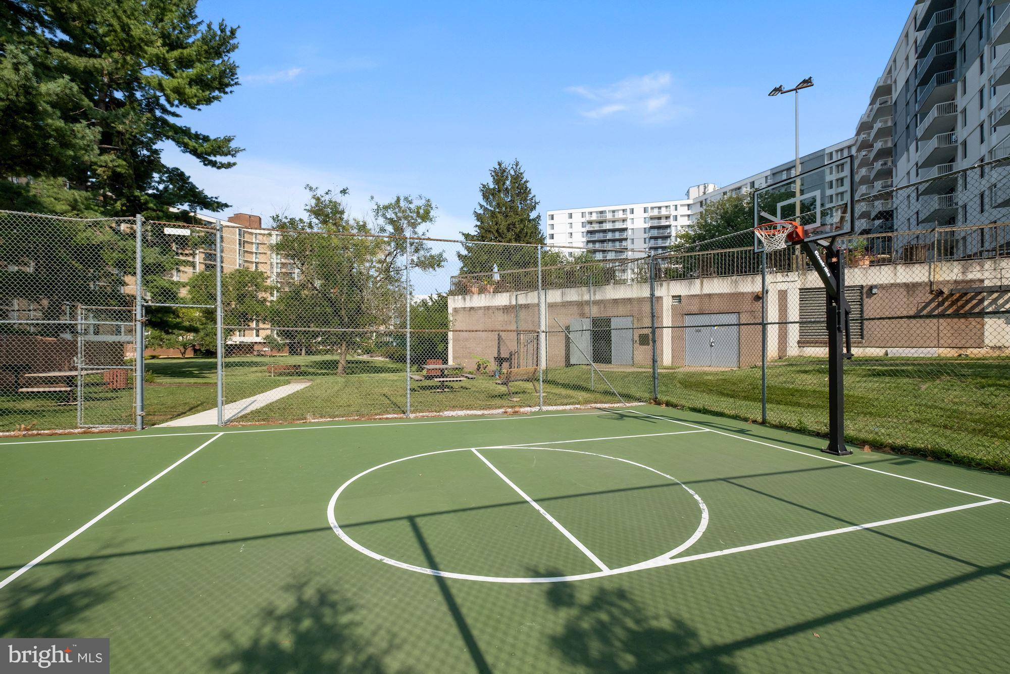 MCLEAN HOUSE - Residential