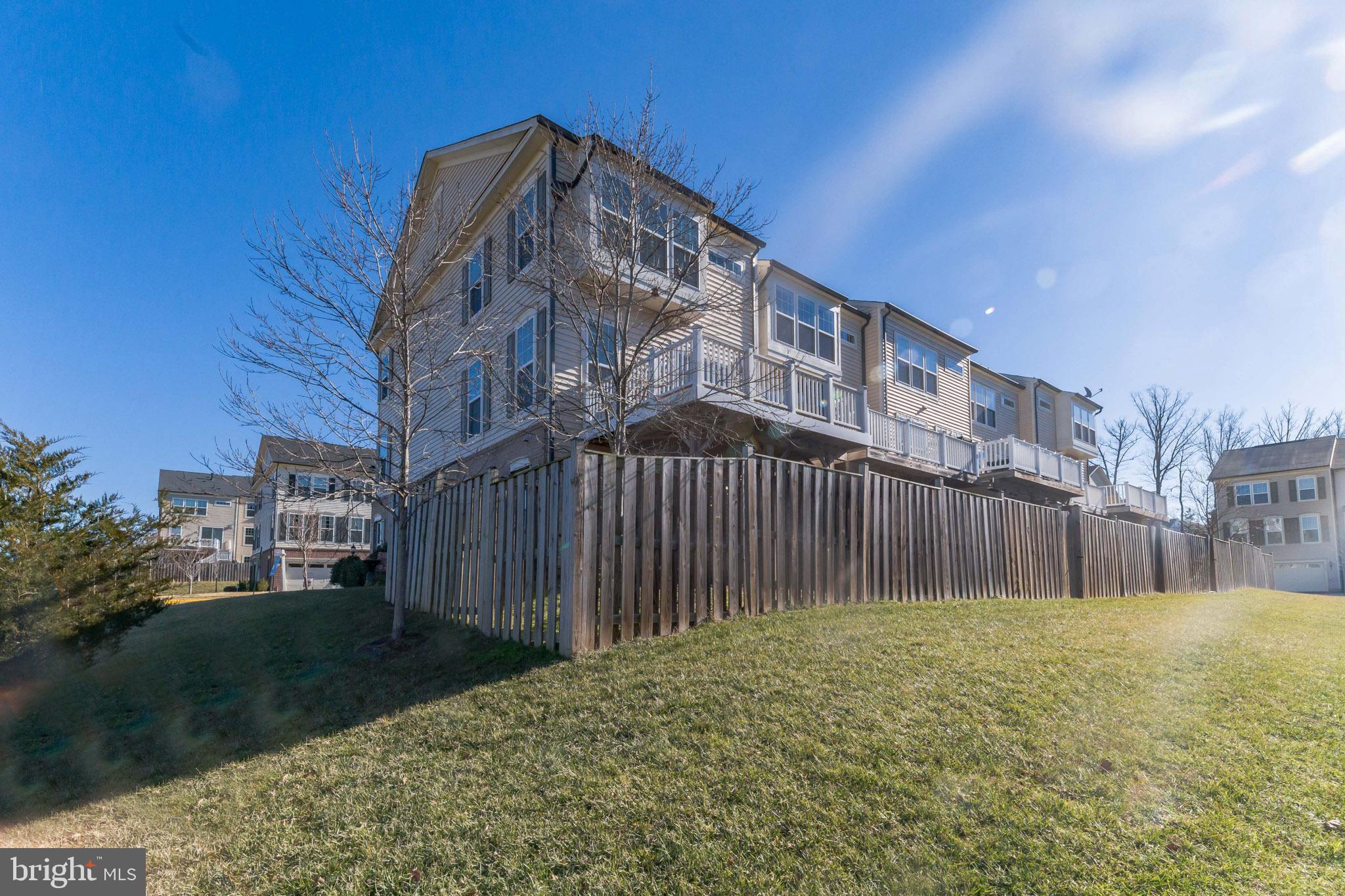 PEMBROOKE - Residential