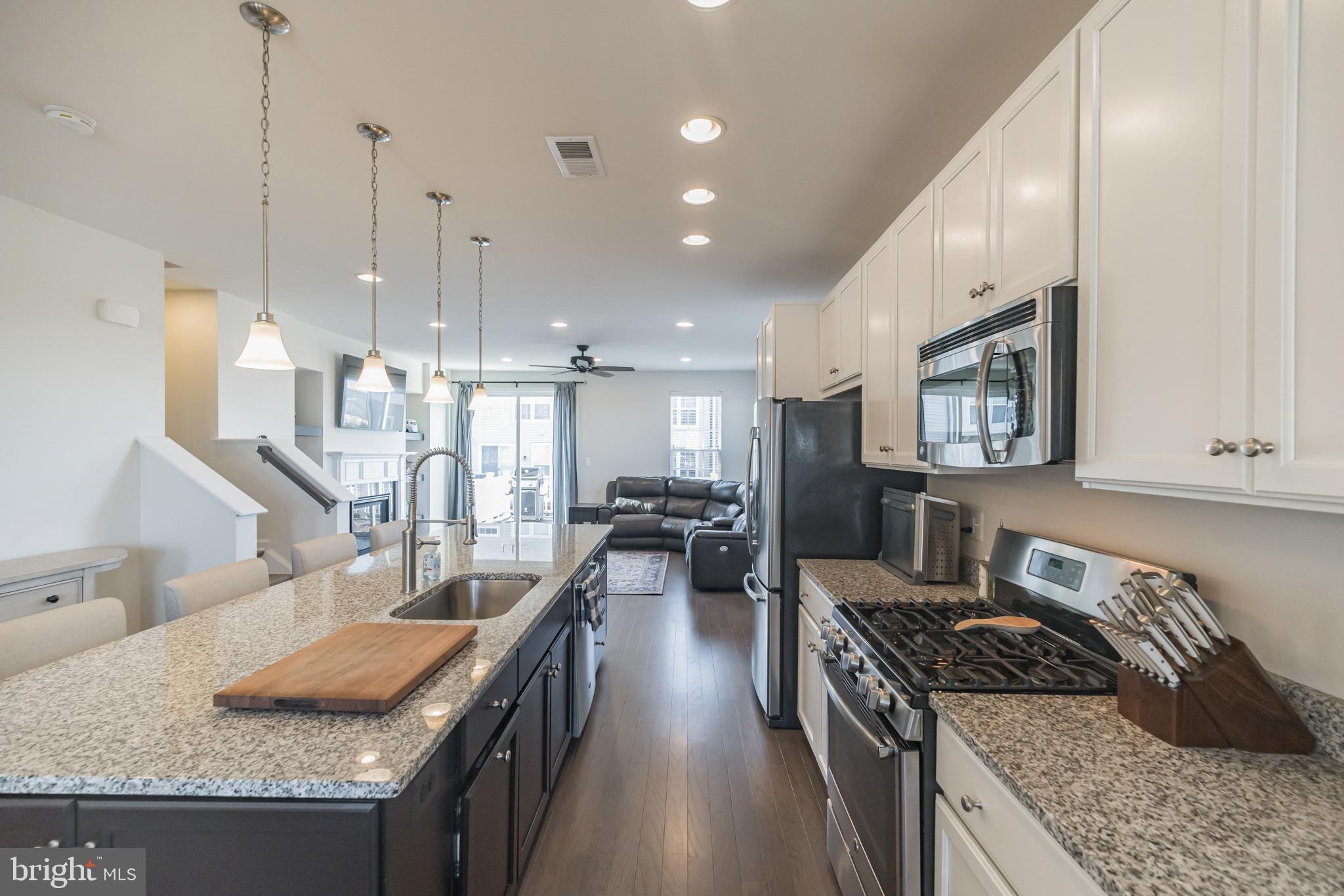 PEMBROOKE - Residential