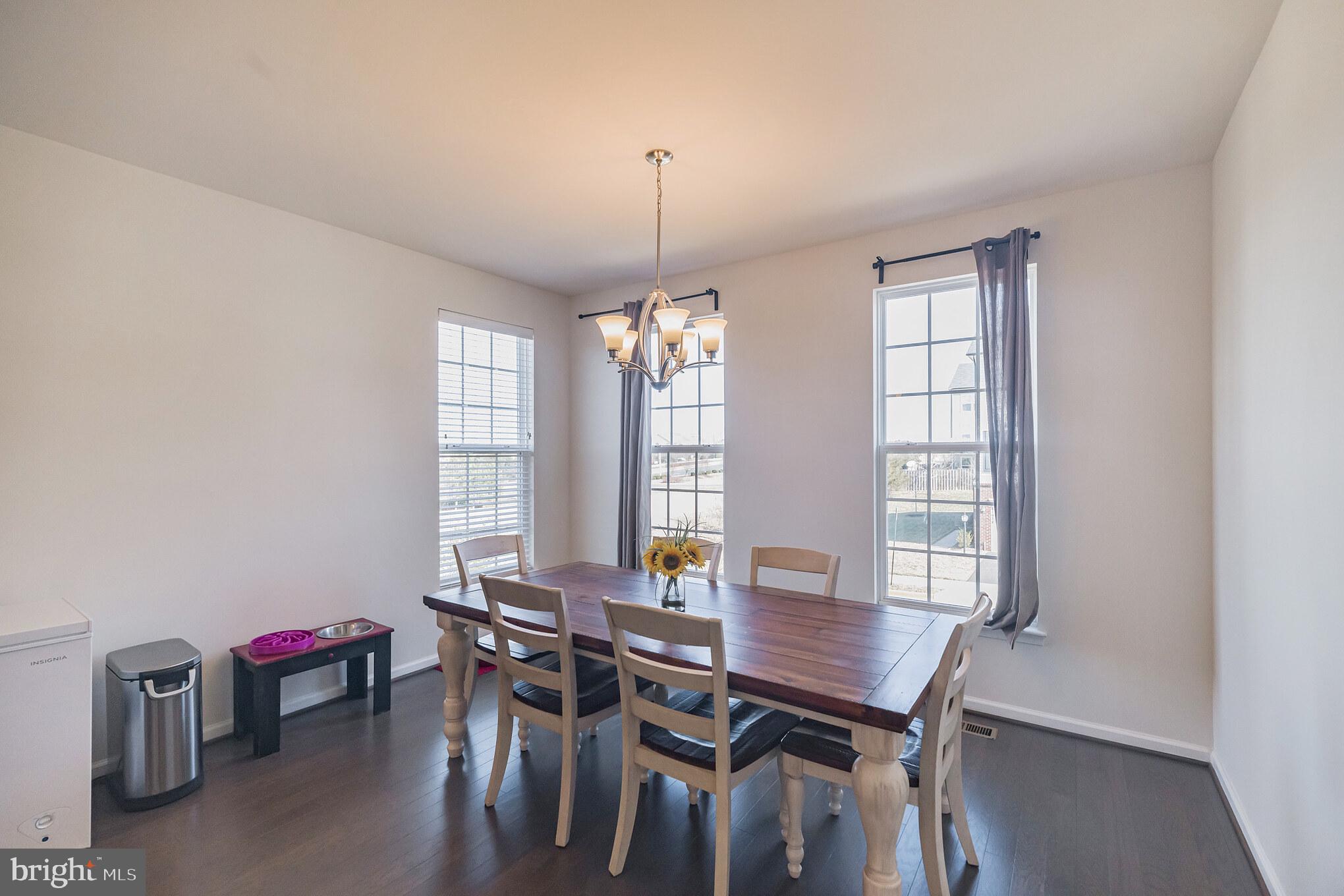 PEMBROOKE - Residential