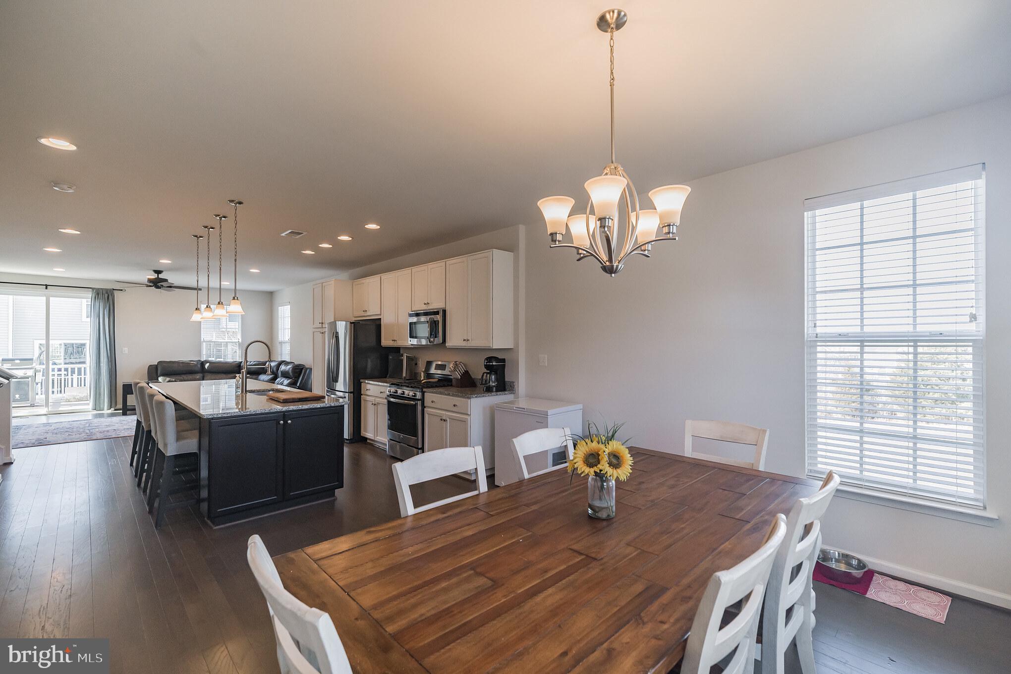 PEMBROOKE - Residential