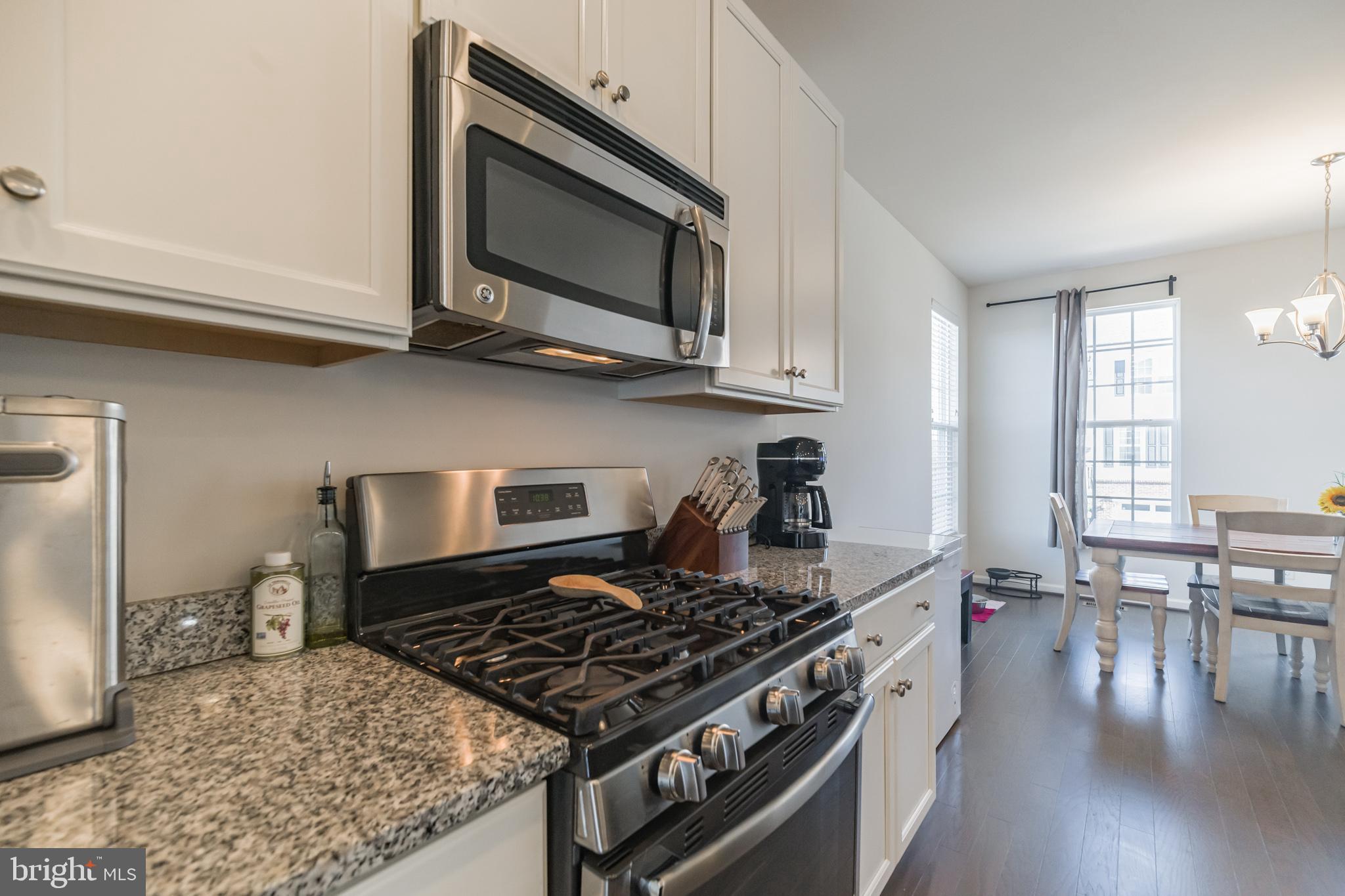 PEMBROOKE - Residential