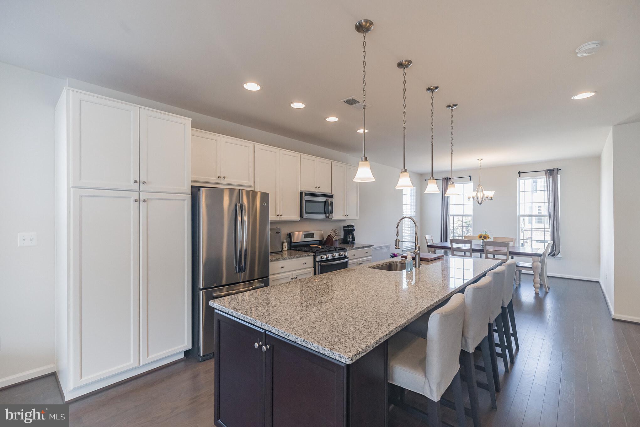 PEMBROOKE - Residential