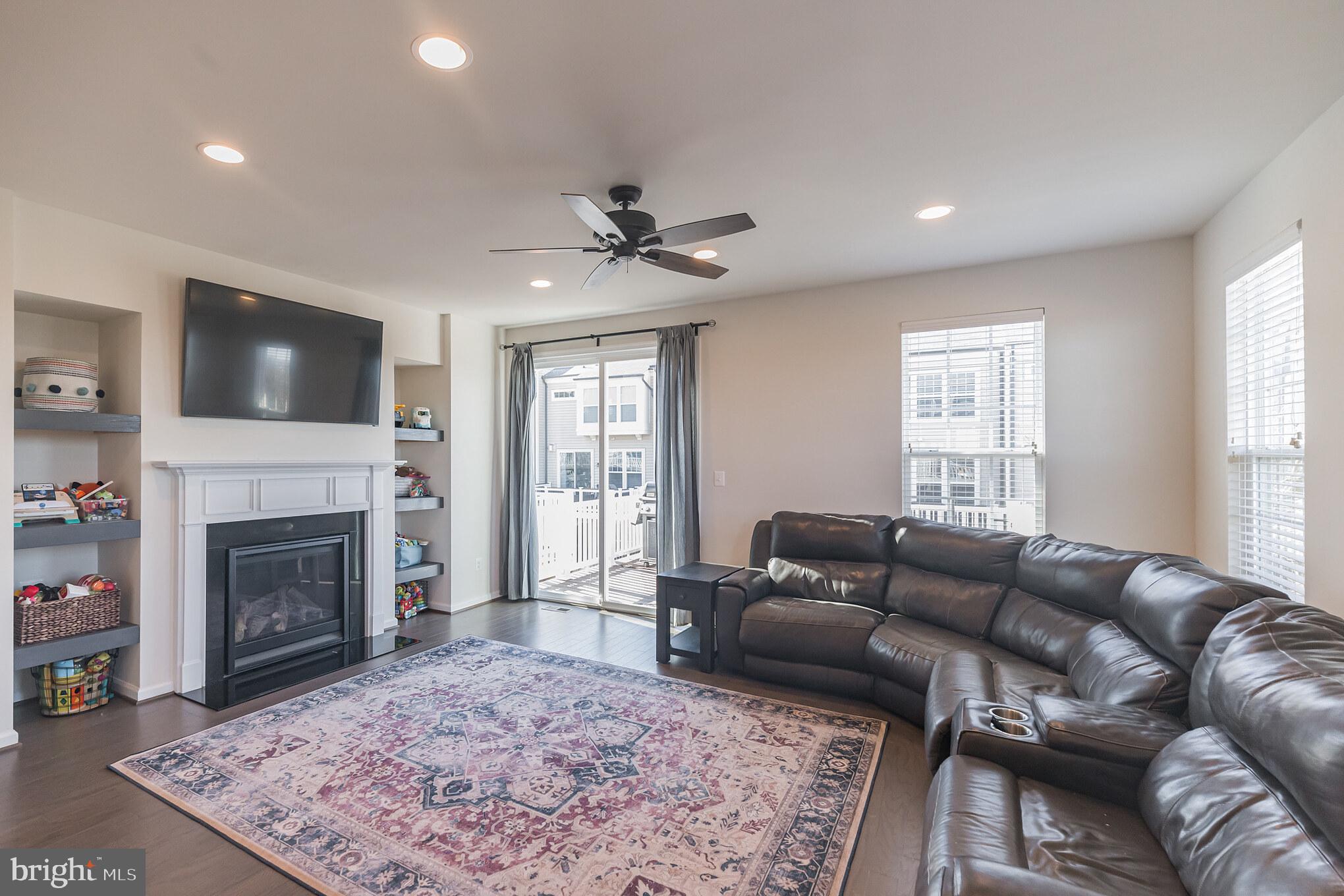 PEMBROOKE - Residential