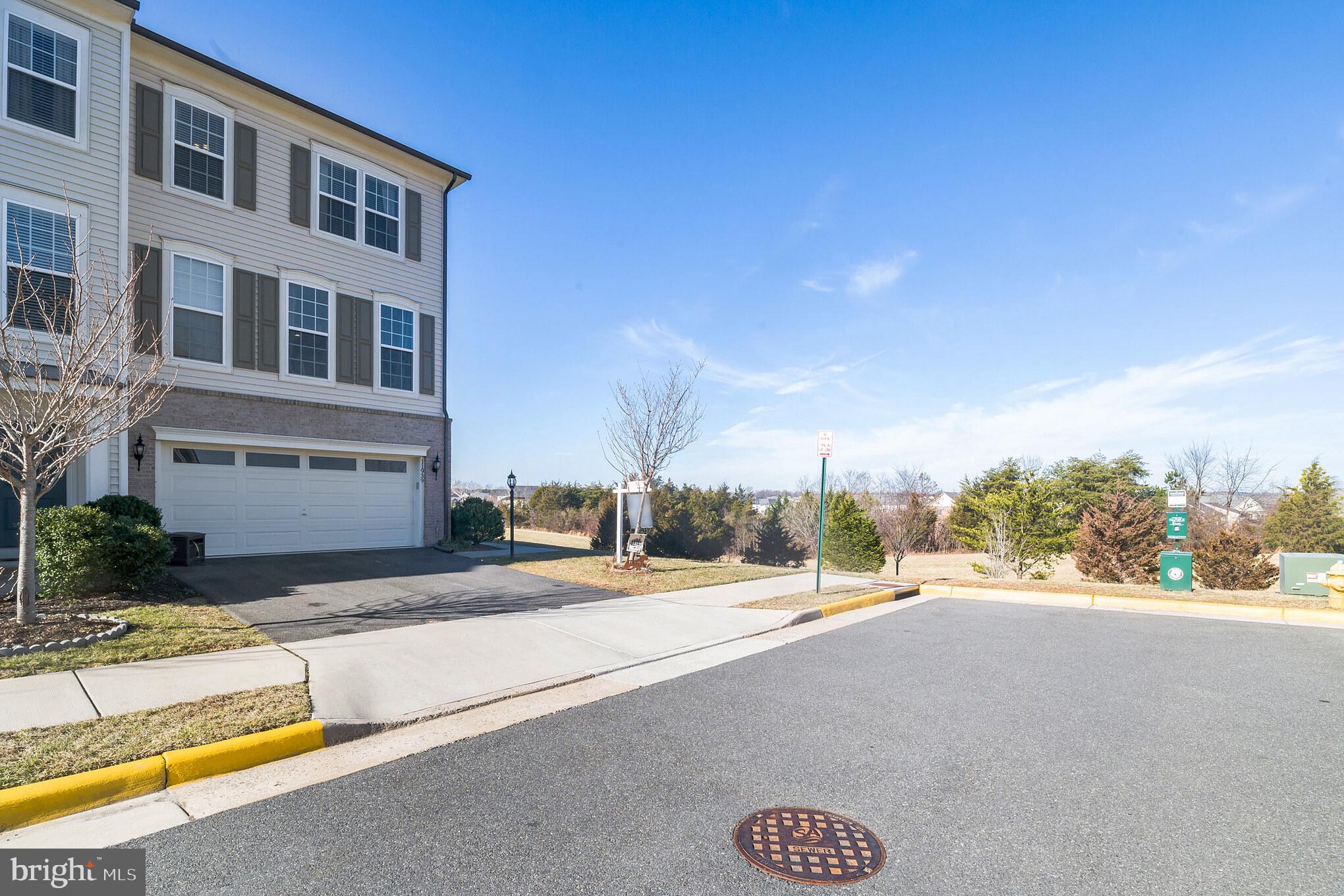 PEMBROOKE - Residential