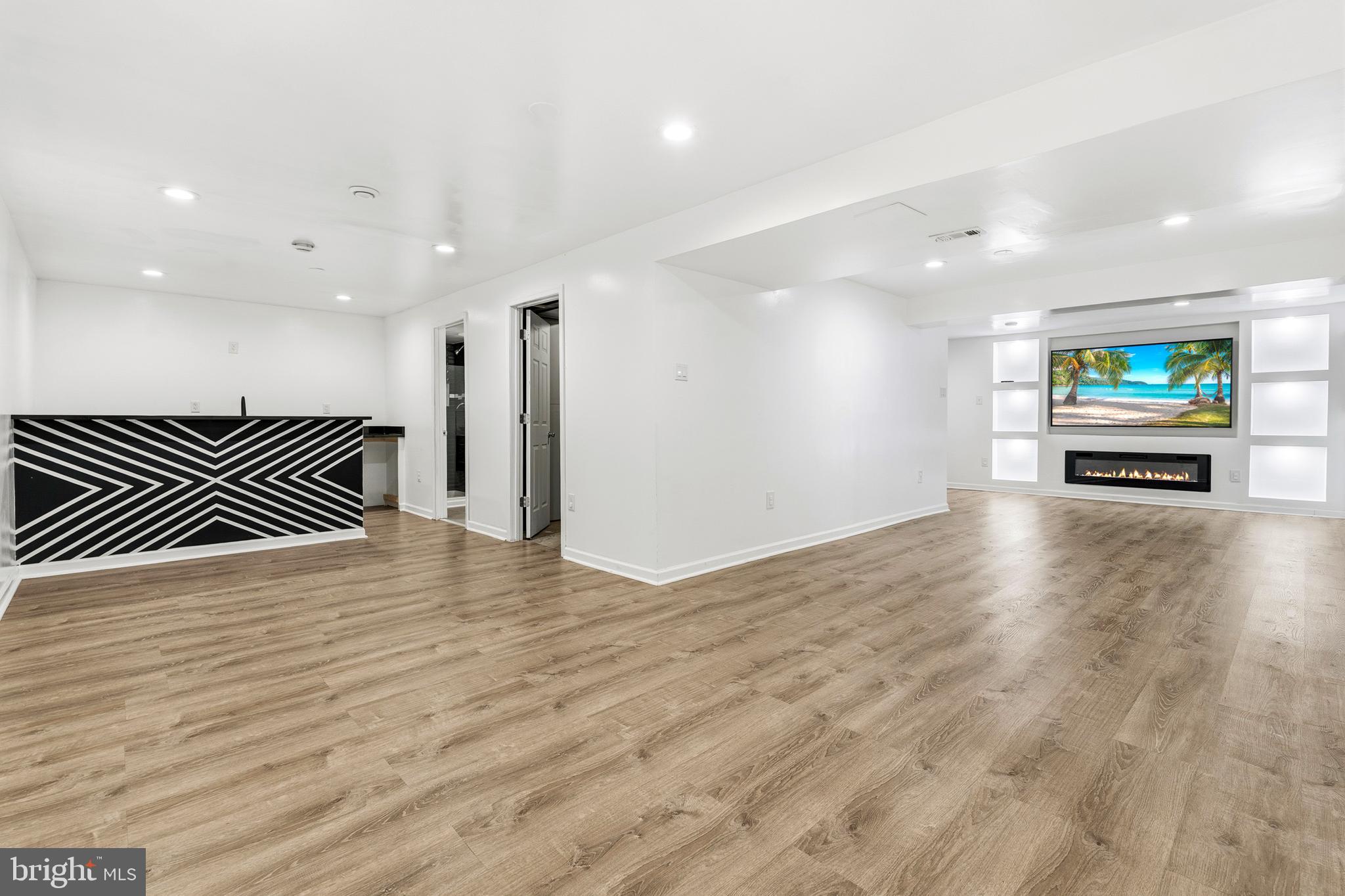 GLYNDON WATCH - Residential