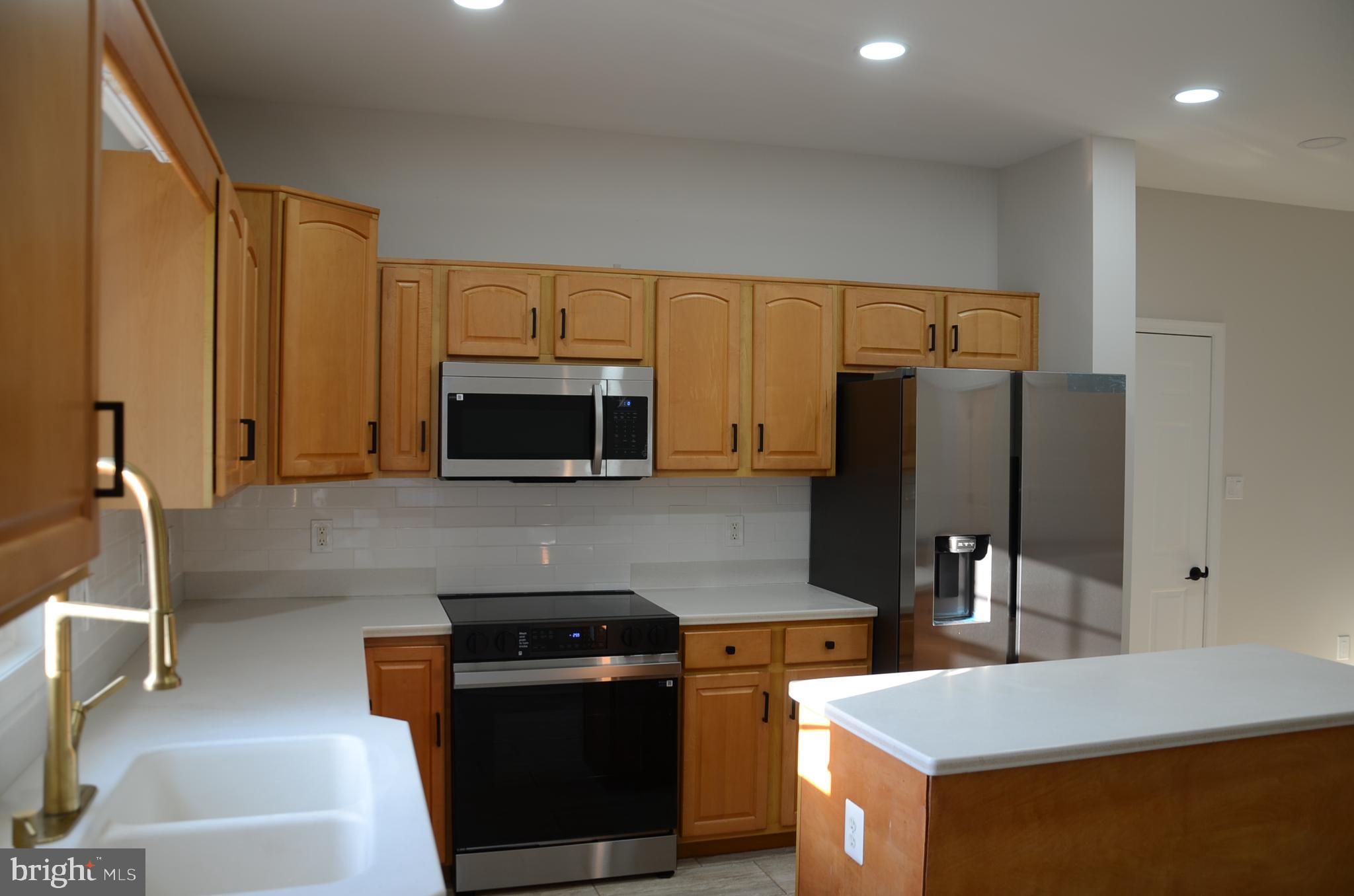 11805 WHITE PINE DRIVE