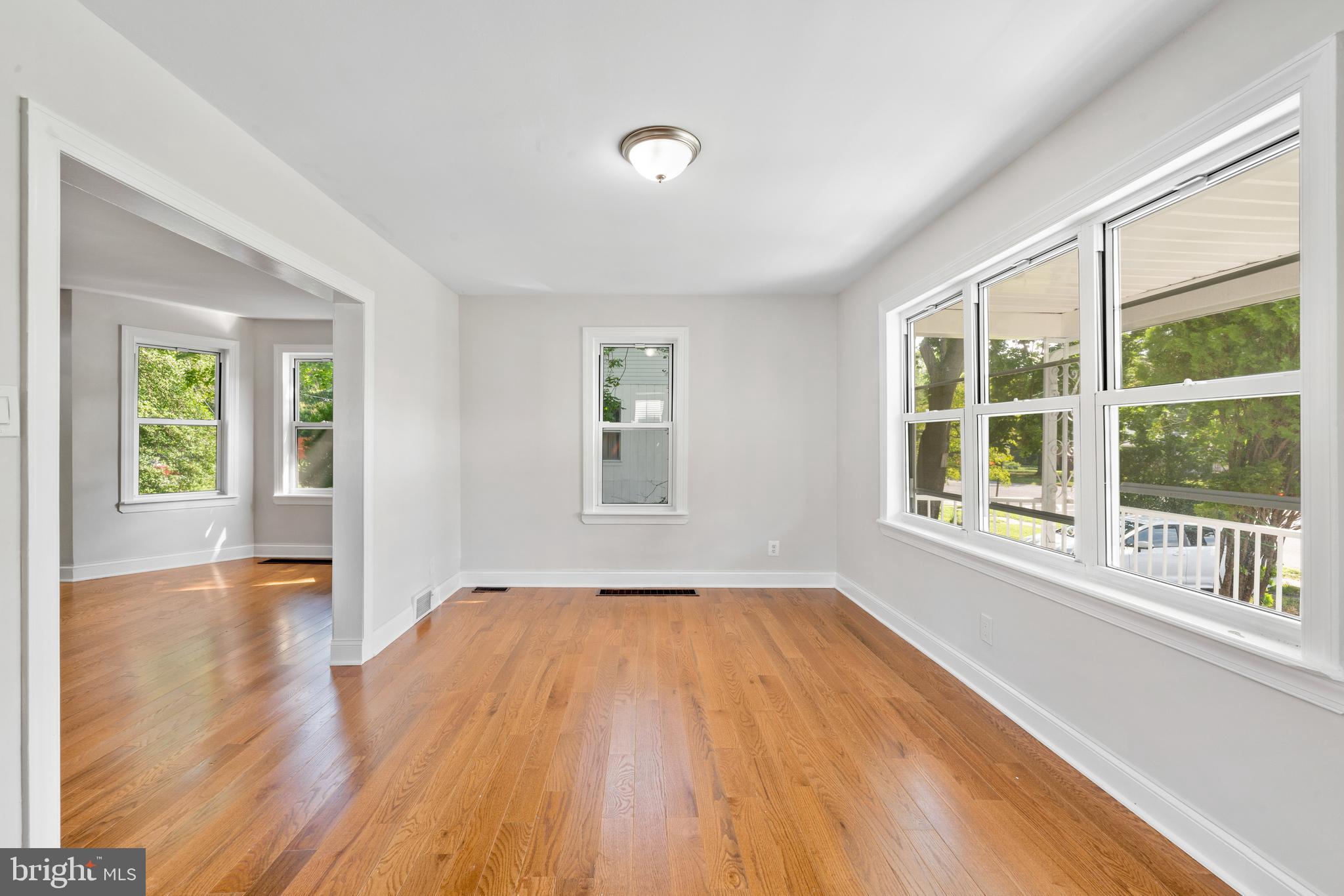 332 E LINDEN AVENUE