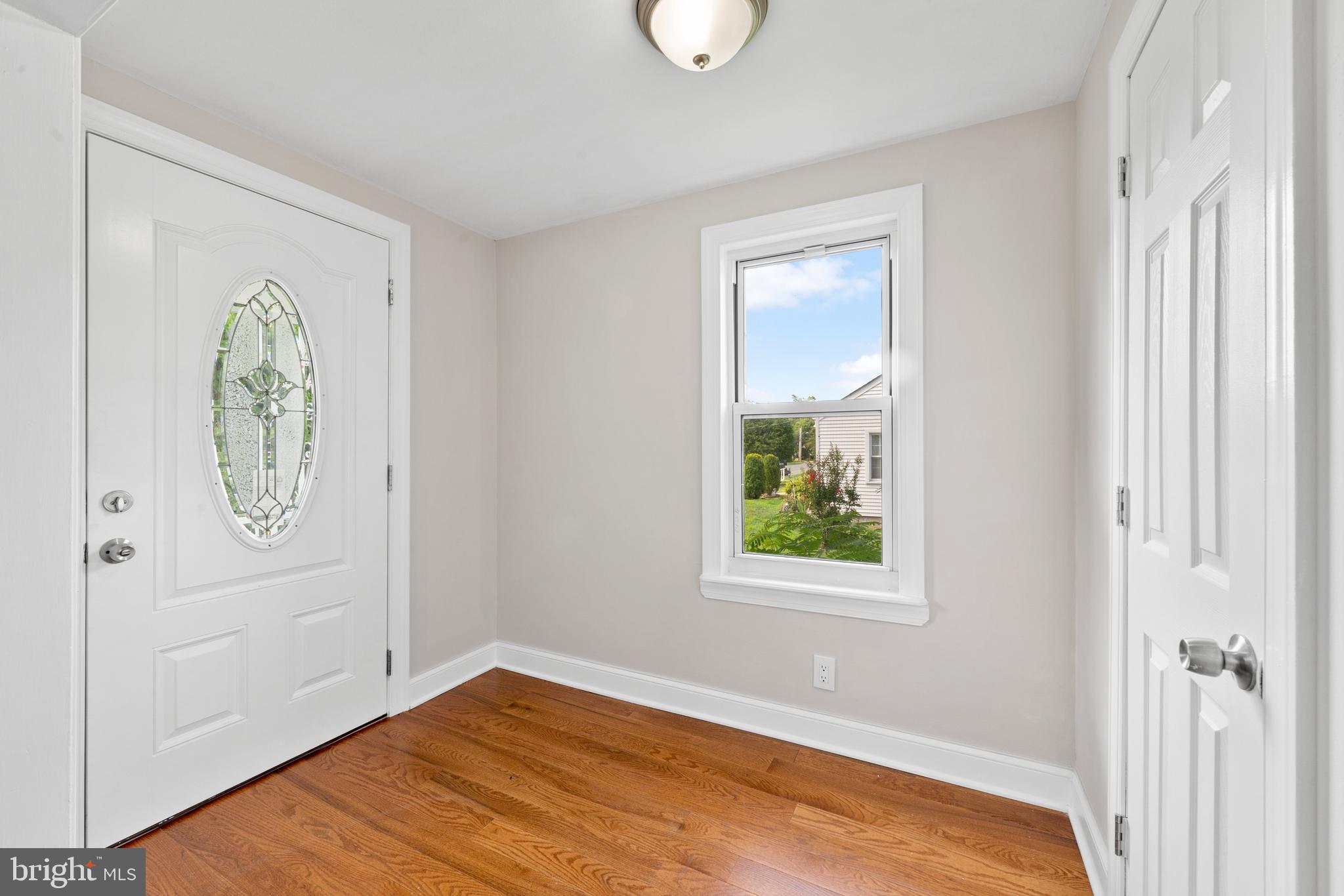 332 E LINDEN AVENUE