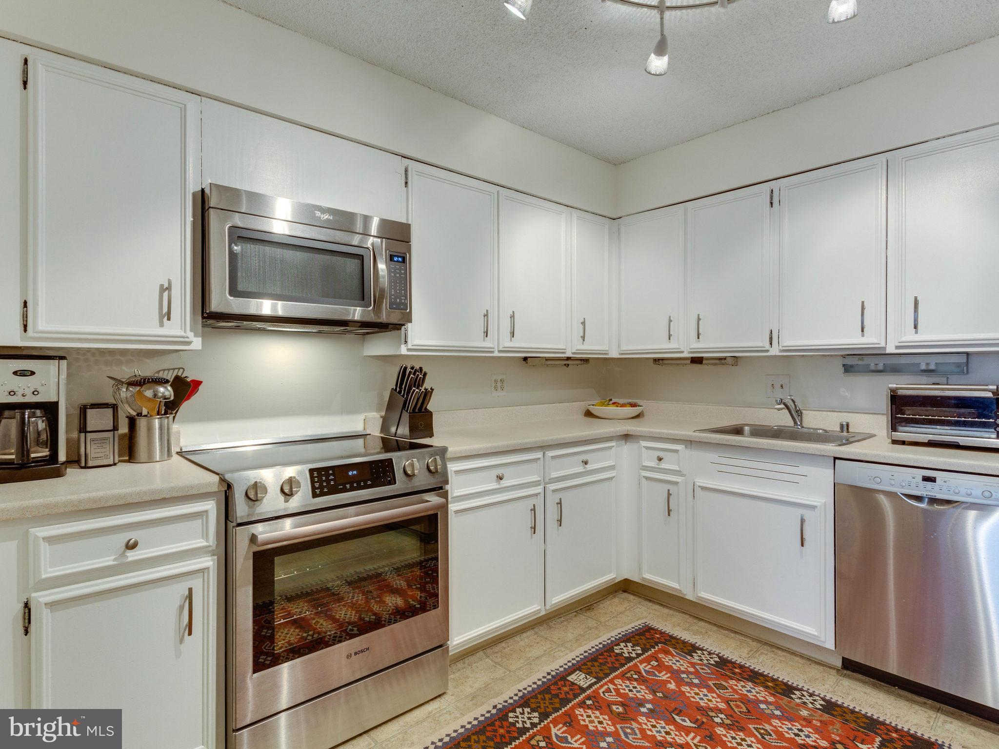 TOWER VILLAS - Residential Lease