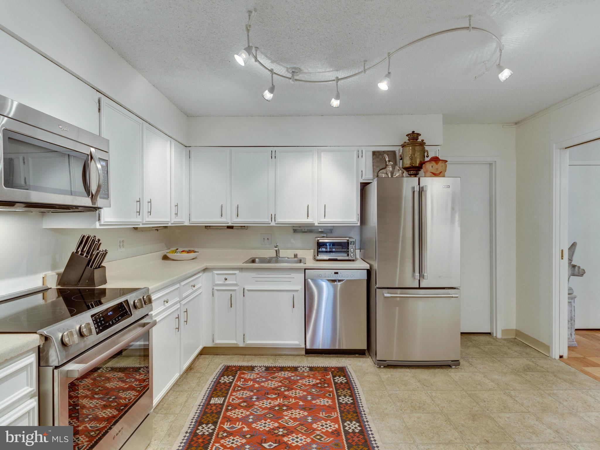 TOWER VILLAS - Residential Lease