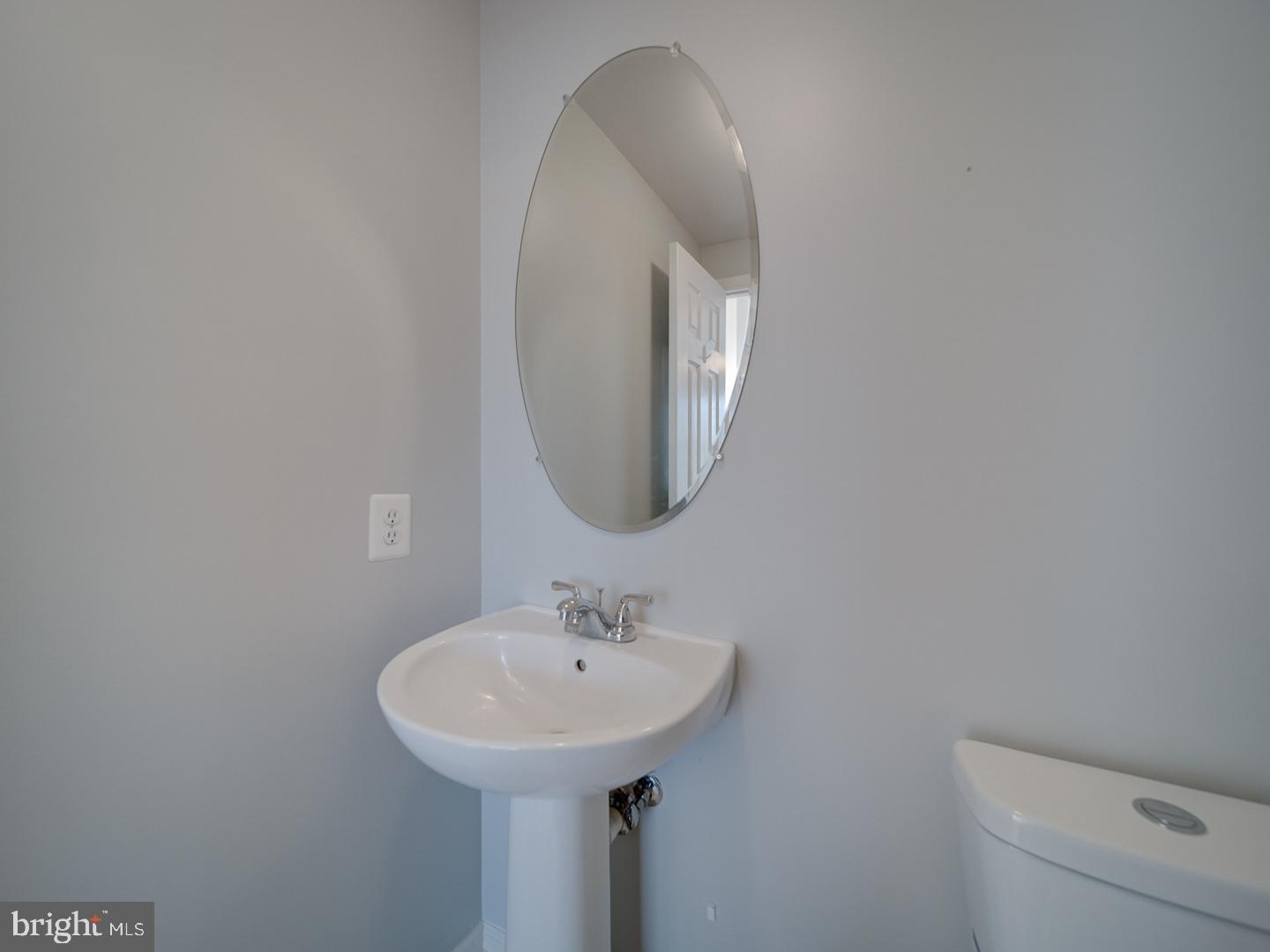 SIGNATURE AT BROADLANDS - Residential