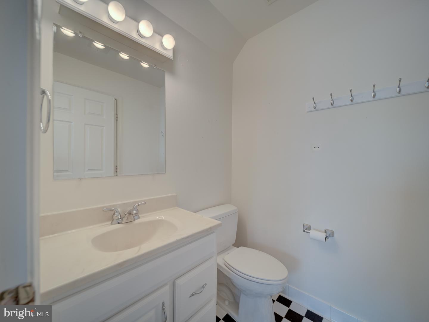 SIGNATURE AT BROADLANDS - Residential