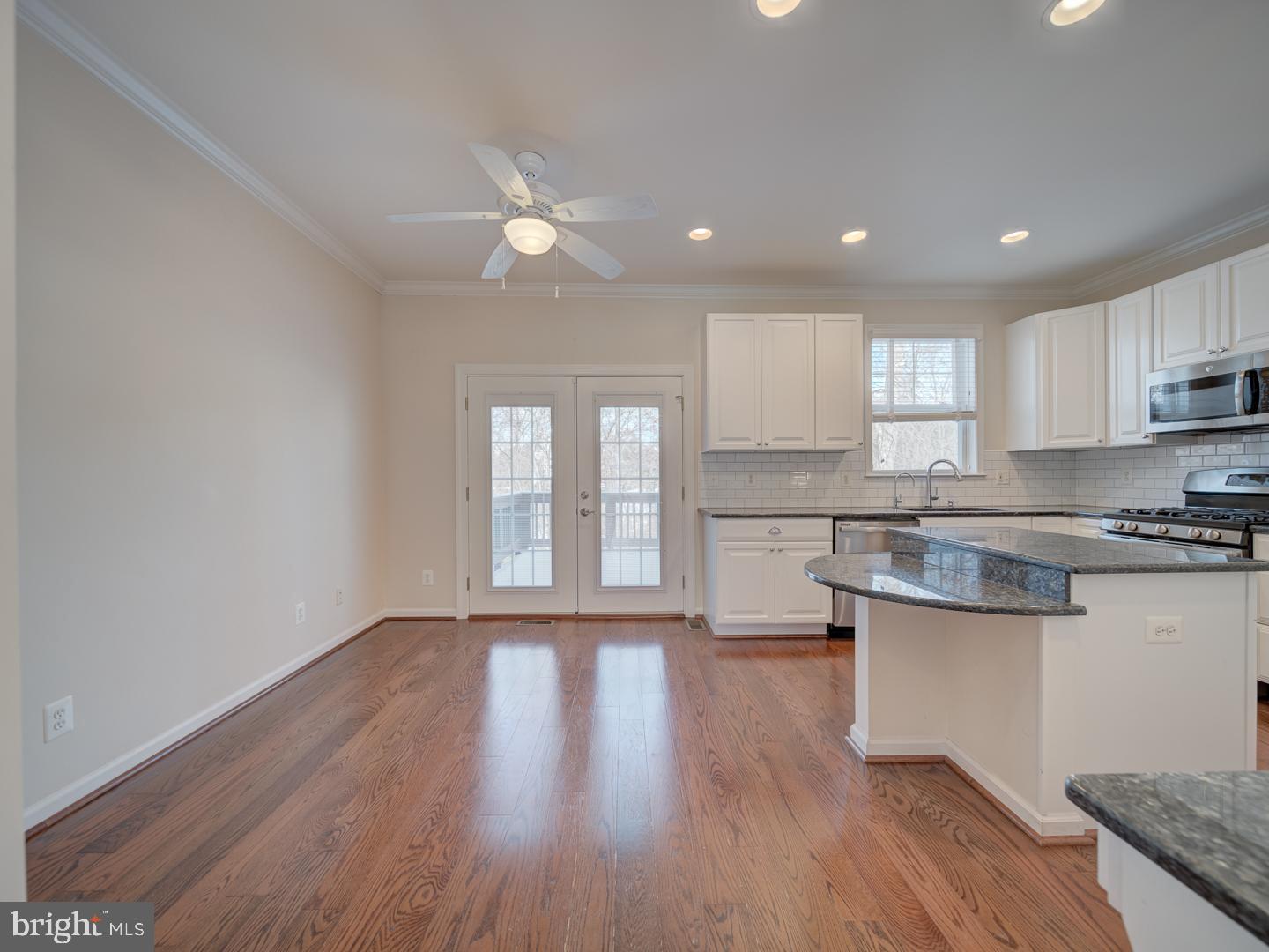 SIGNATURE AT BROADLANDS - Residential