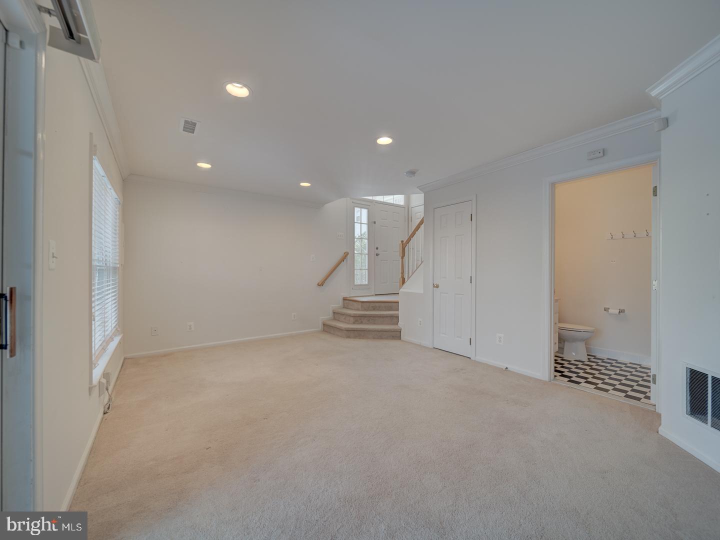 SIGNATURE AT BROADLANDS - Residential