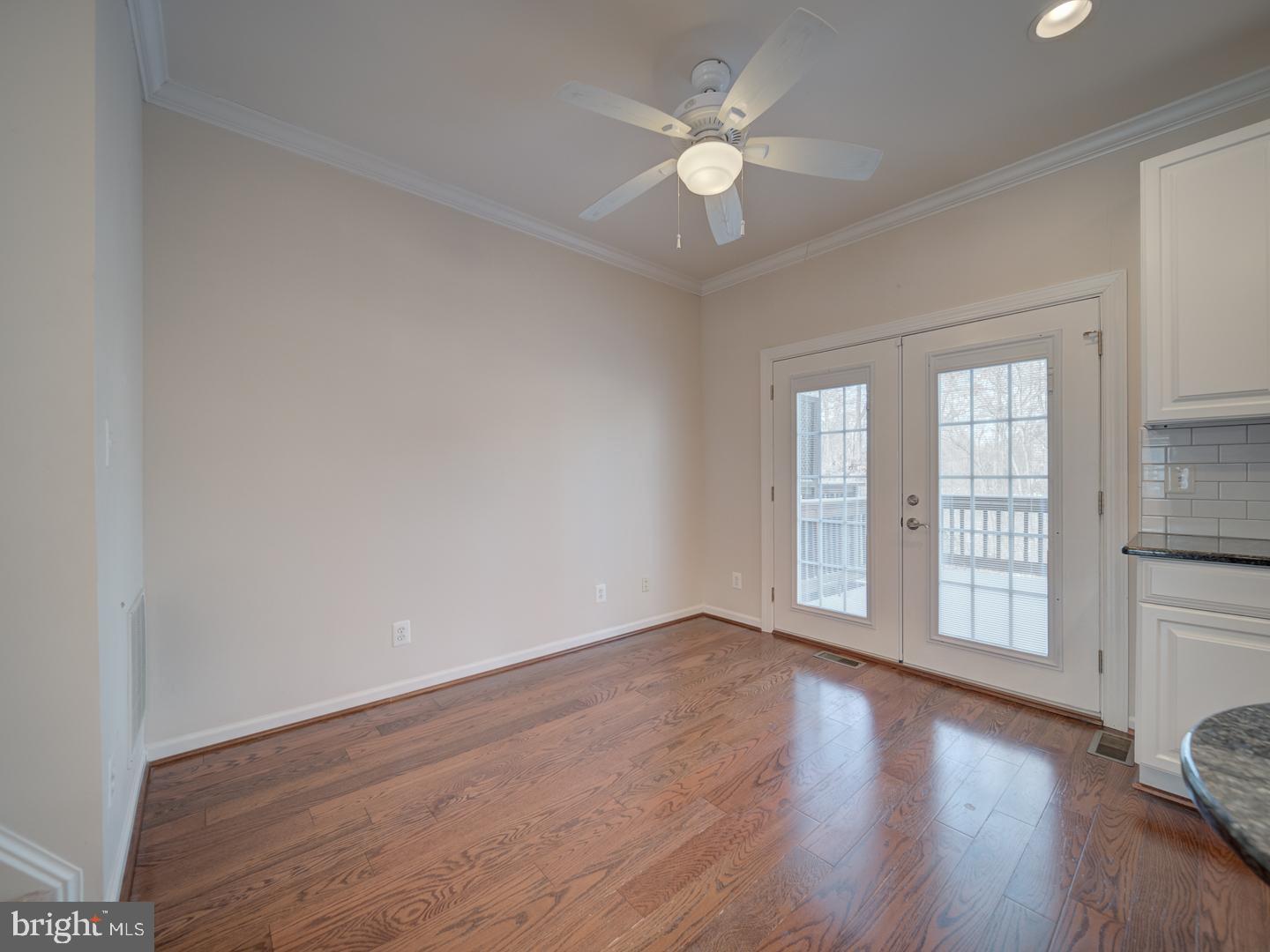 SIGNATURE AT BROADLANDS - Residential