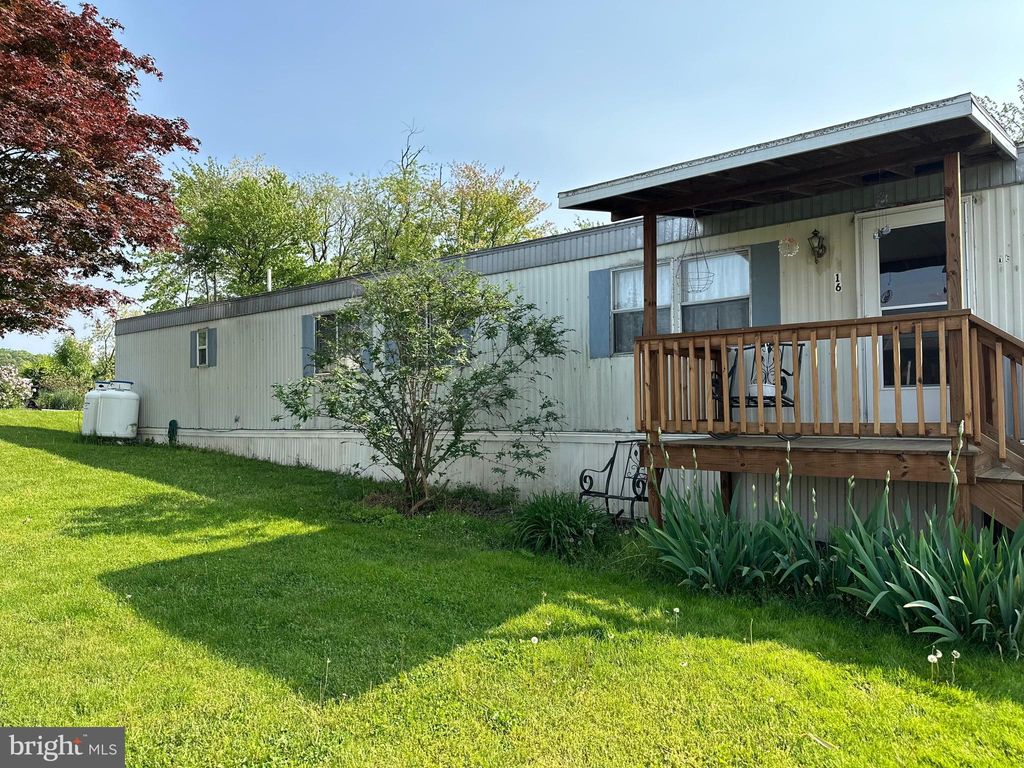 Photo of 16 VISTA LN, MANHEIM, PA 17545 (MLS # PALA2035002)