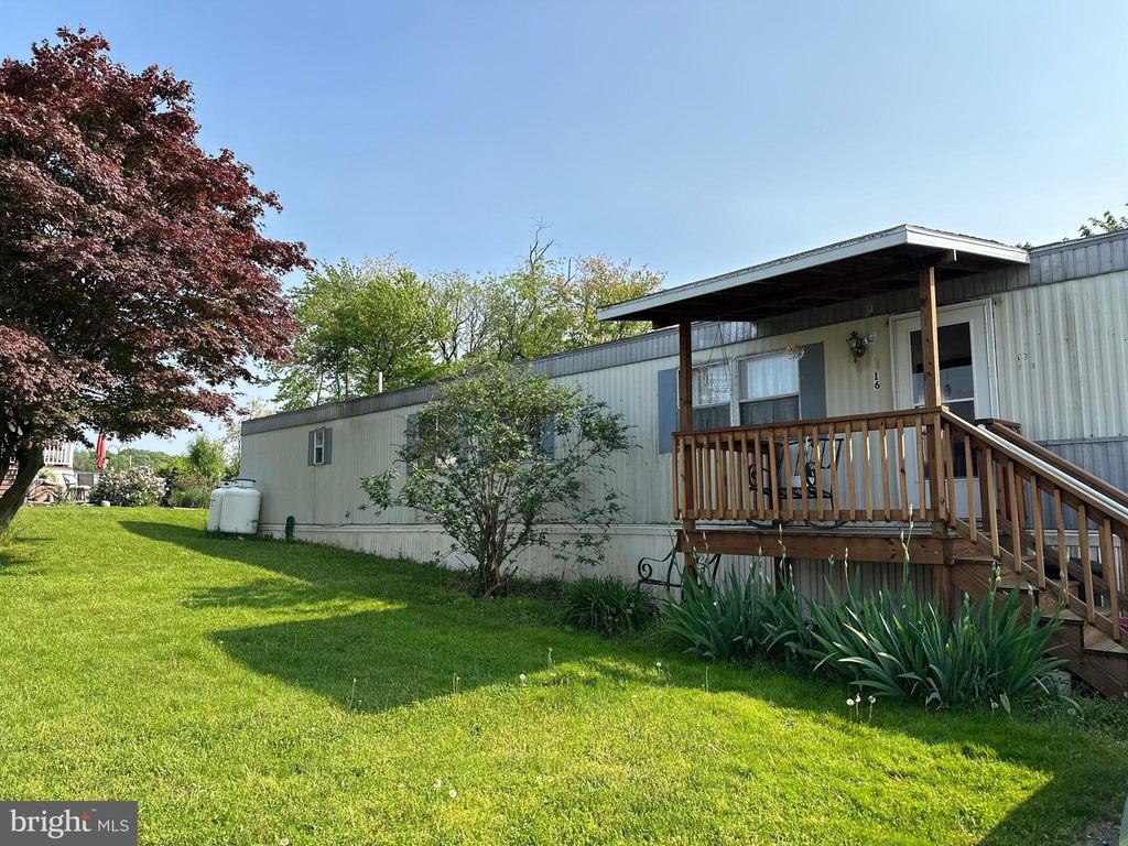 Photo of 16 VISTA LN, MANHEIM, PA 17545 (MLS # PALA2035002)