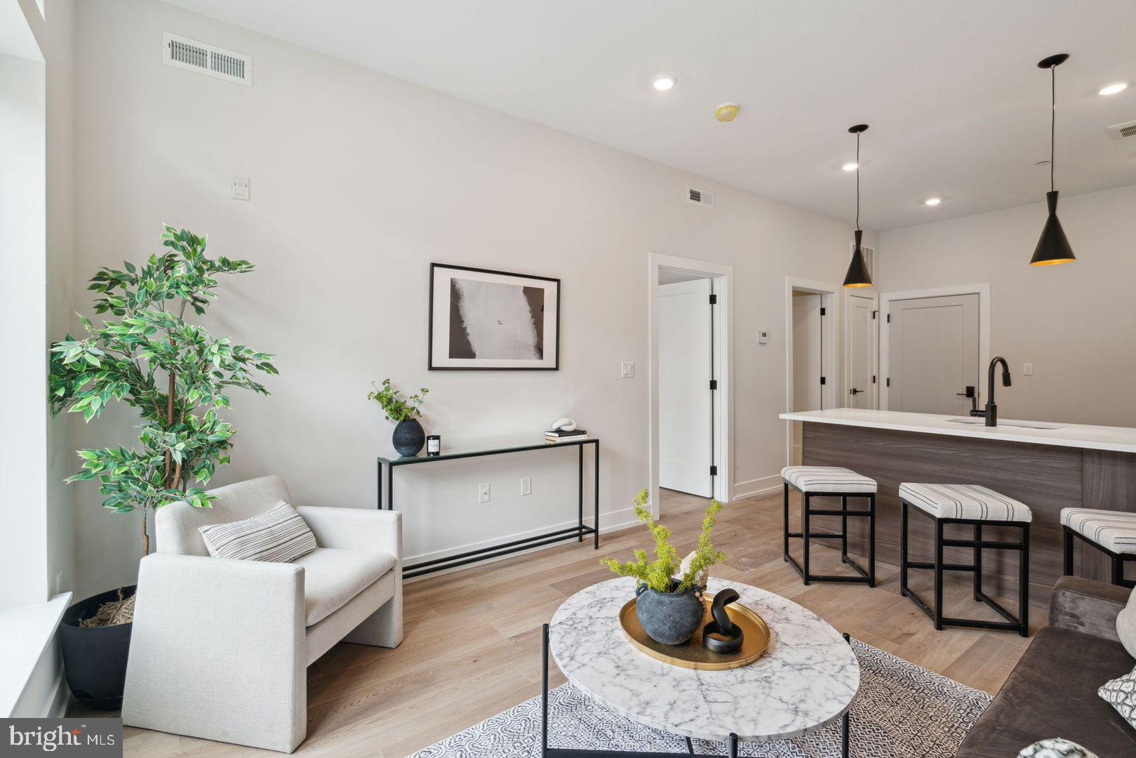 SOUTH KENSINGTON - Residential Lease