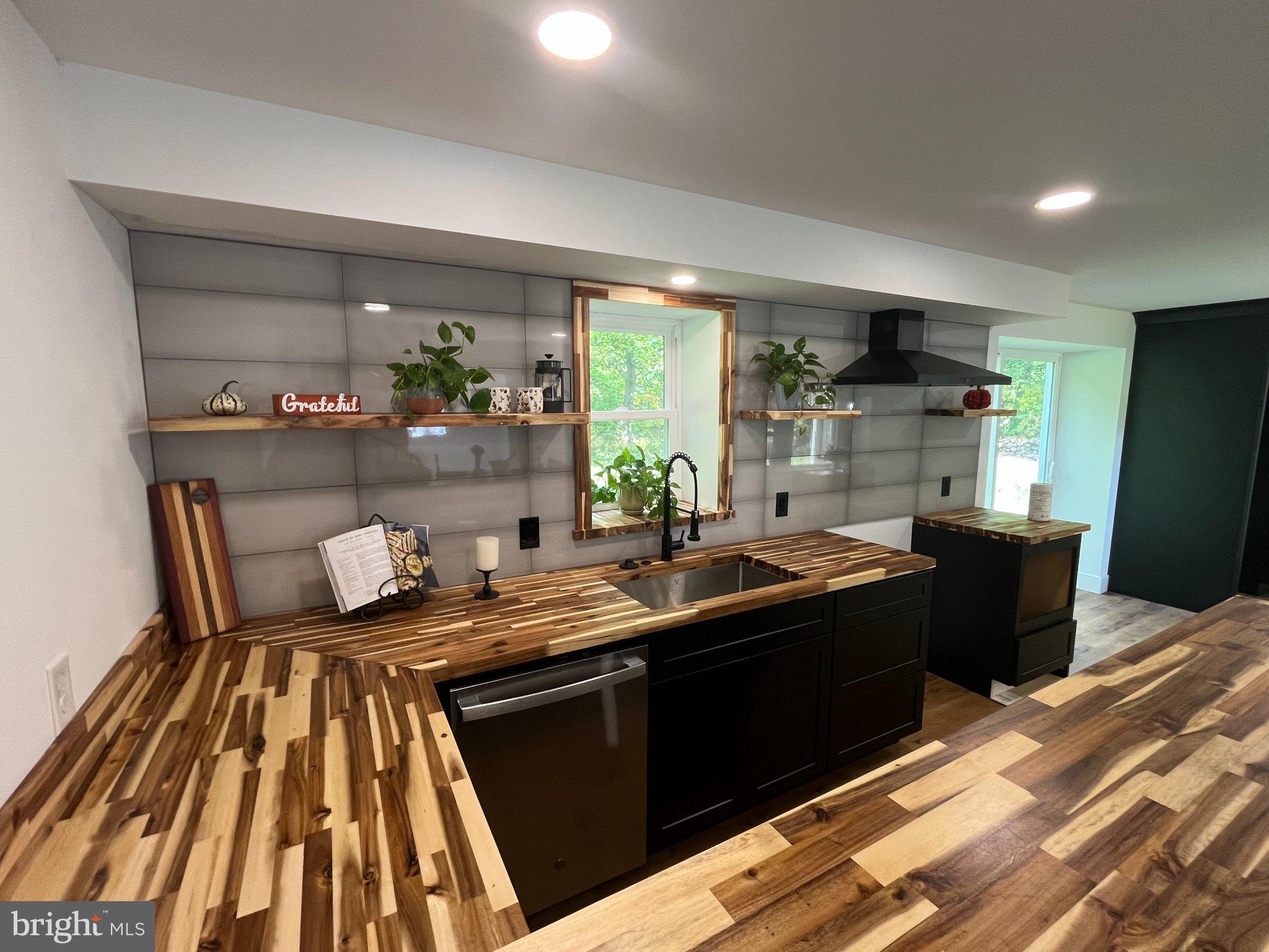 767 RIDGE ROAD