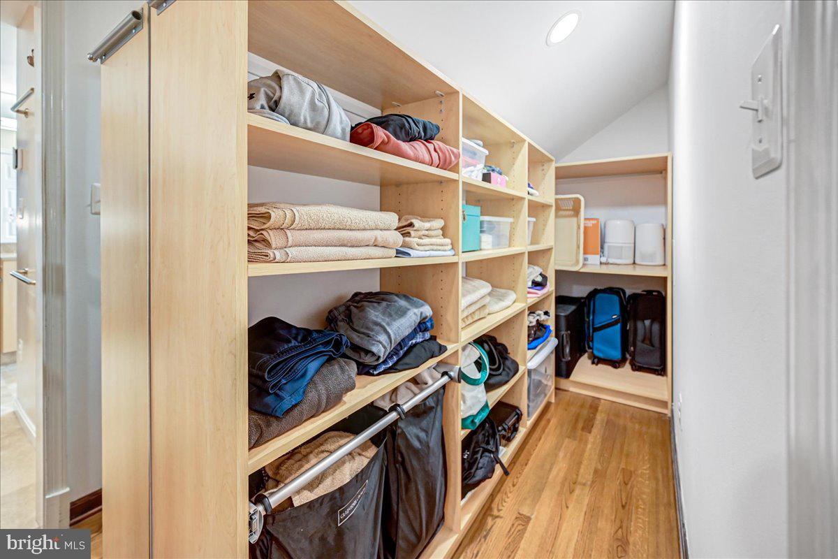 DORSEY HALL - Residential