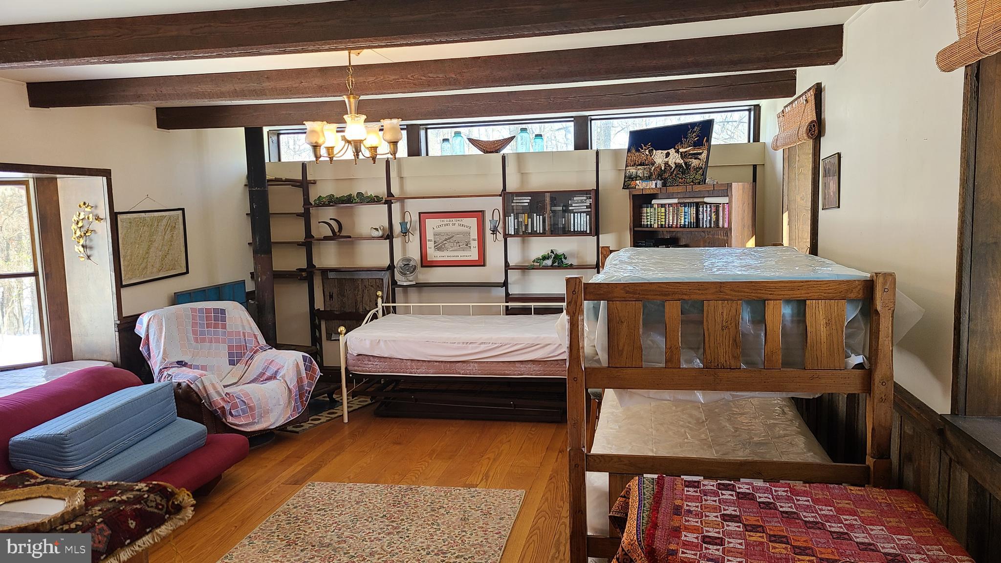 HIDDEN VALLEY - Residential