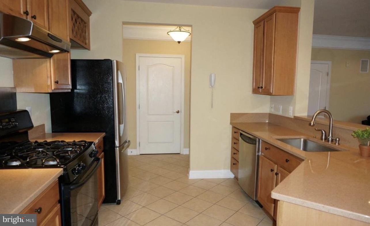 5801 CLIPPER LANE 205