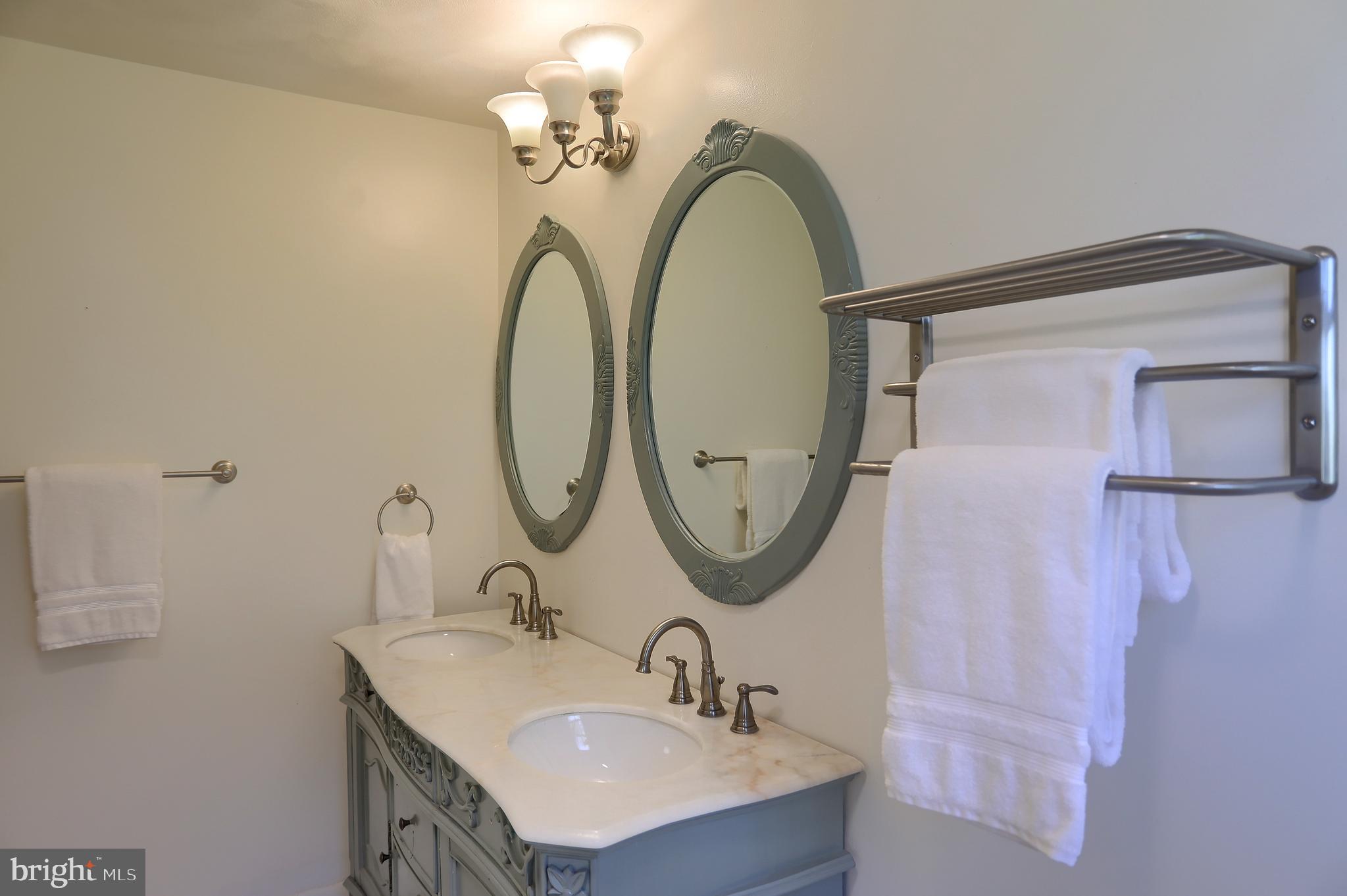 DELBROOK MANOR - Residential