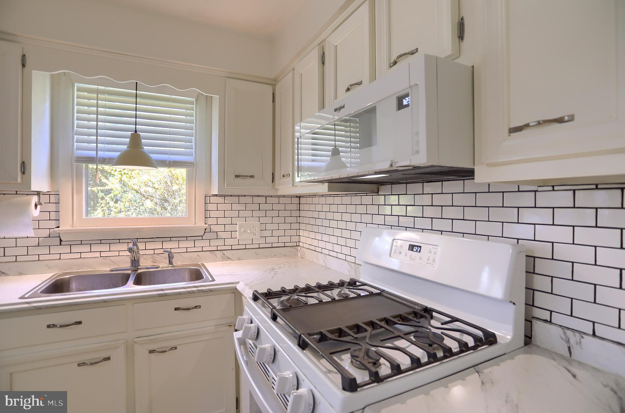 DELBROOK MANOR - Residential