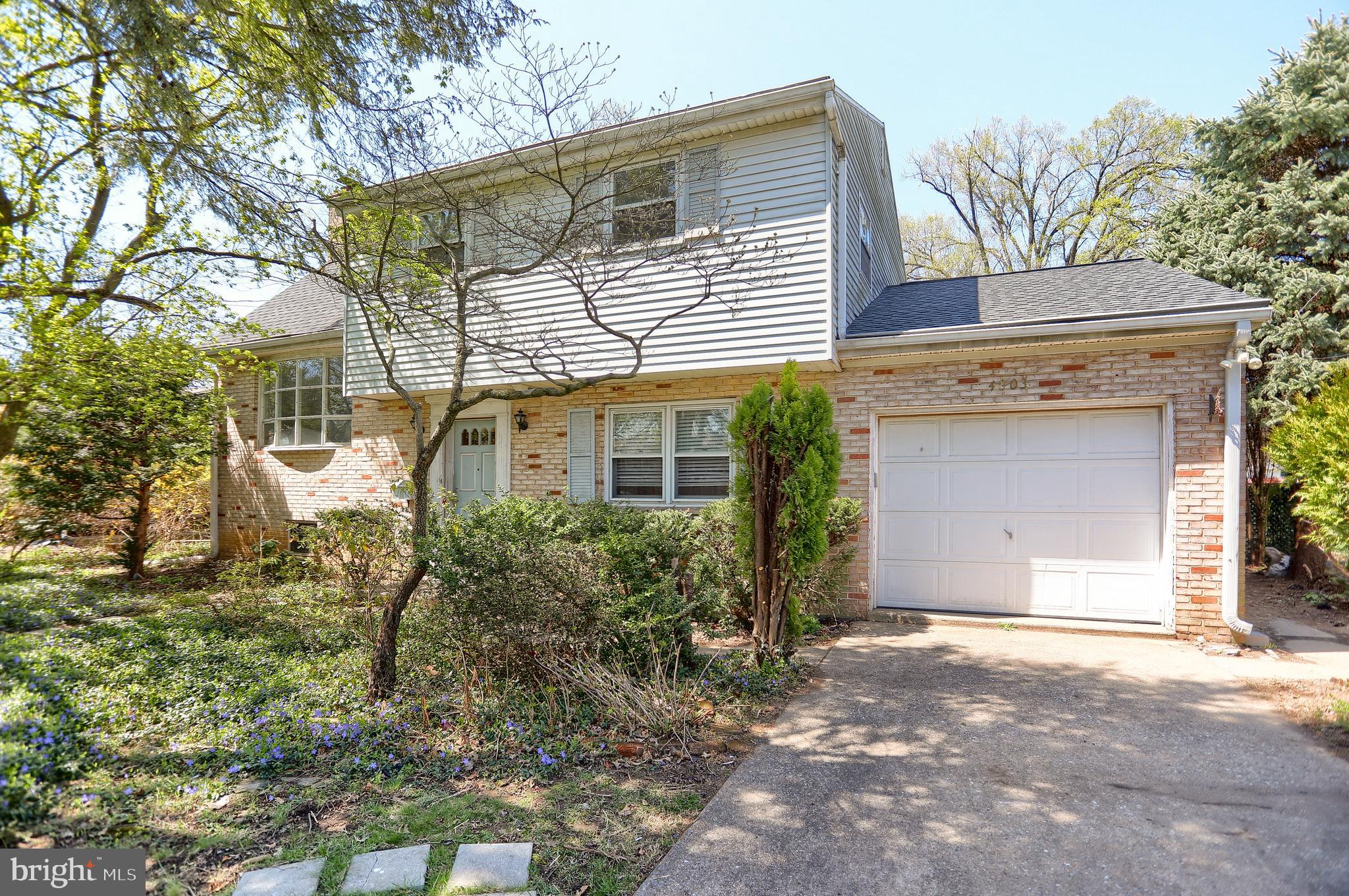 DELBROOK MANOR - Residential