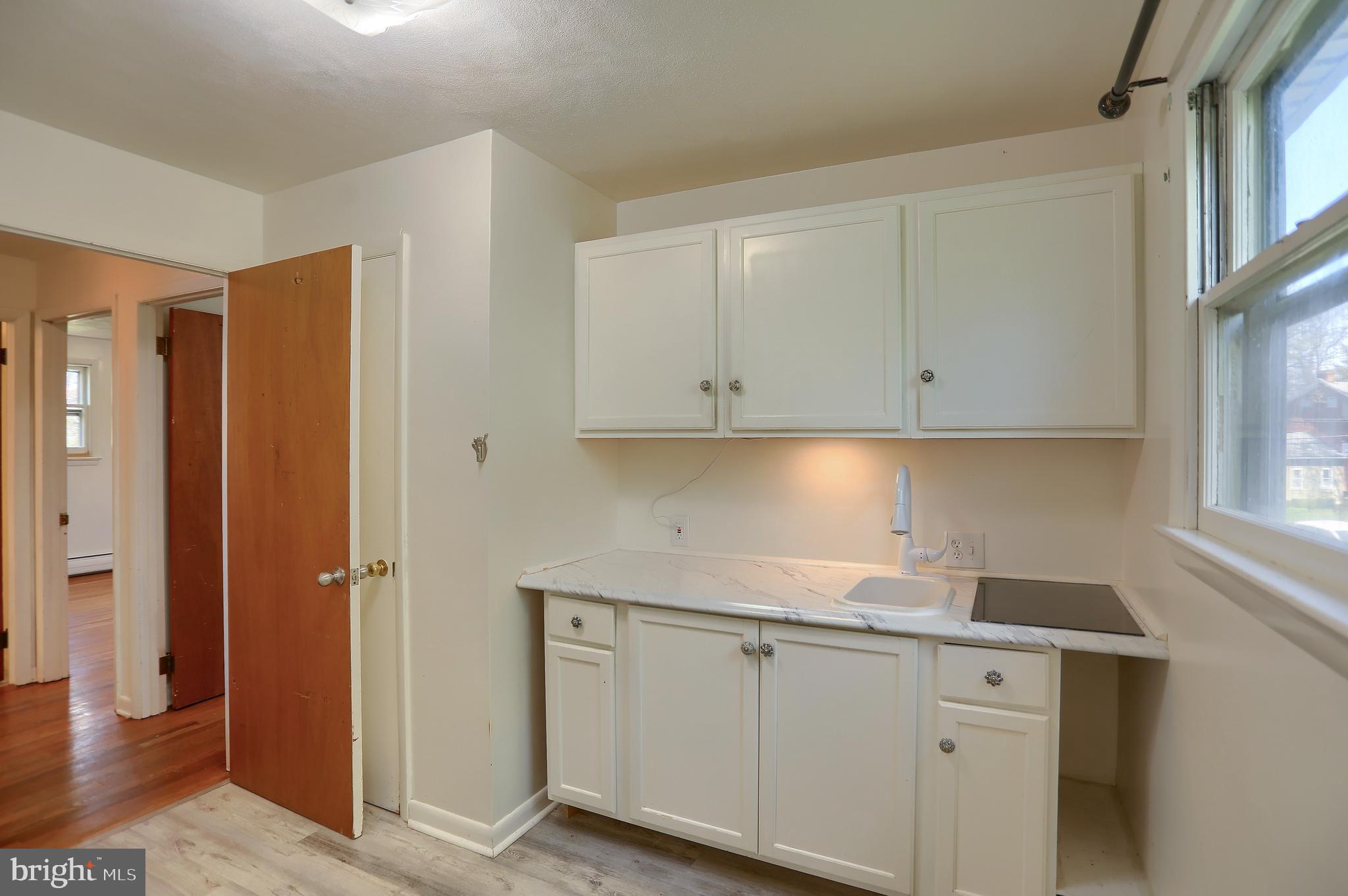 DELBROOK MANOR - Residential