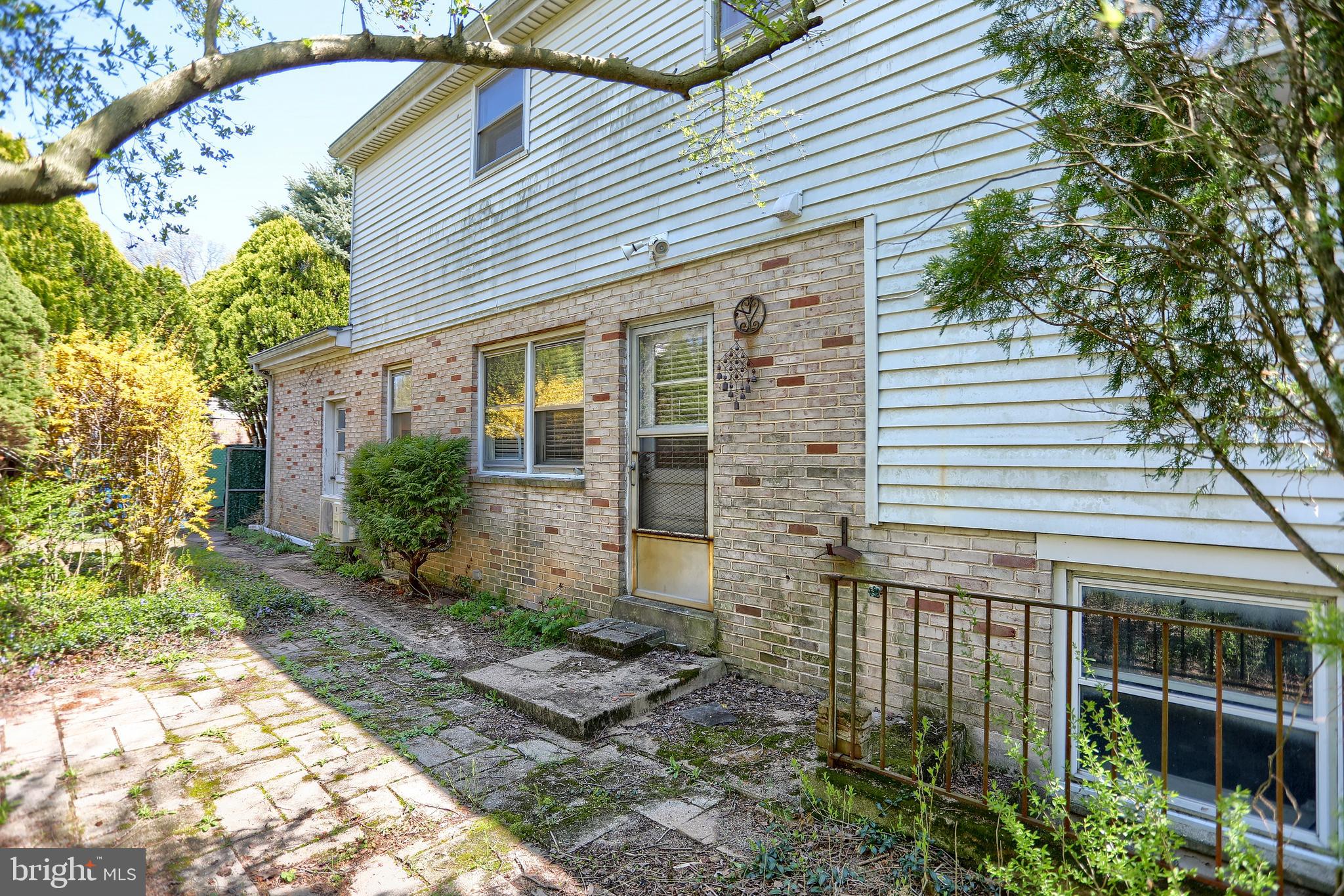 DELBROOK MANOR - Residential