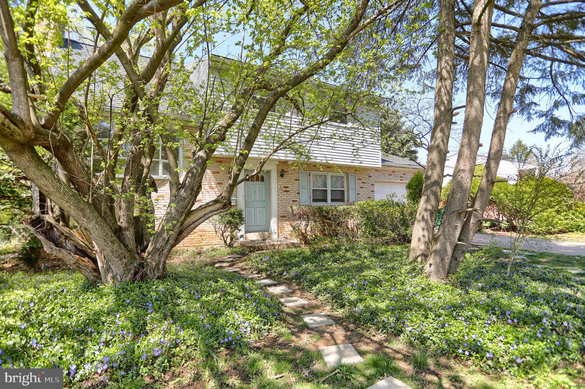 DELBROOK MANOR - Residential