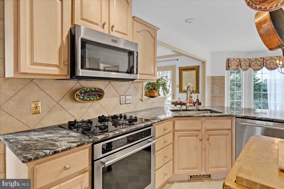 QUAIL HOLLOW - Residential