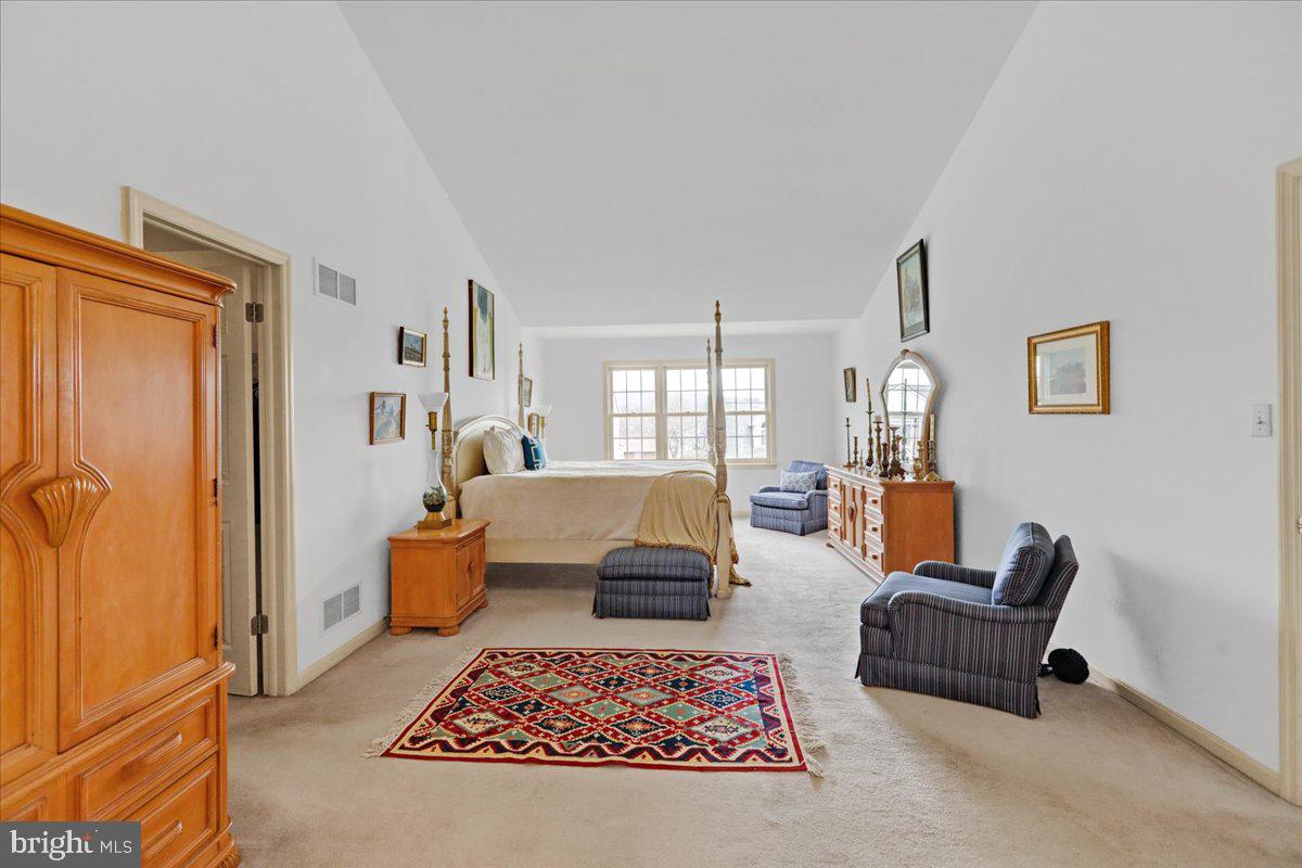 QUAIL HOLLOW - Residential