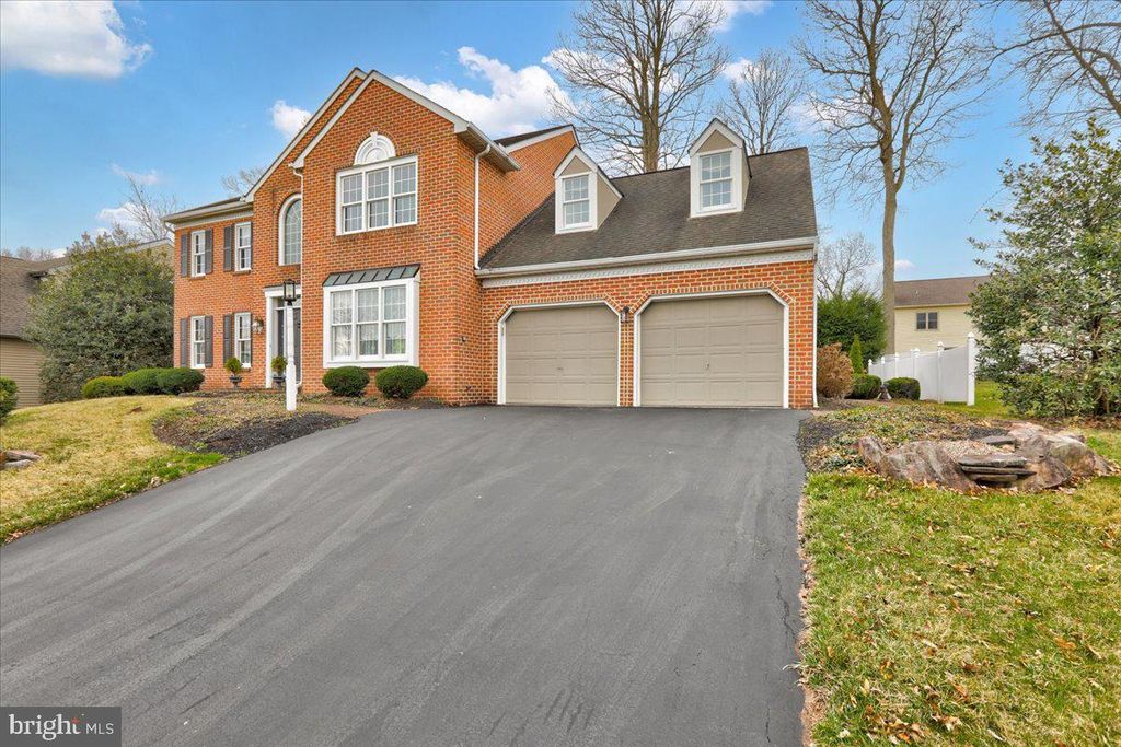 Photo of 14 W Kestrel Drive, DENVER, PA 17517 (MLS # PALA2066570)