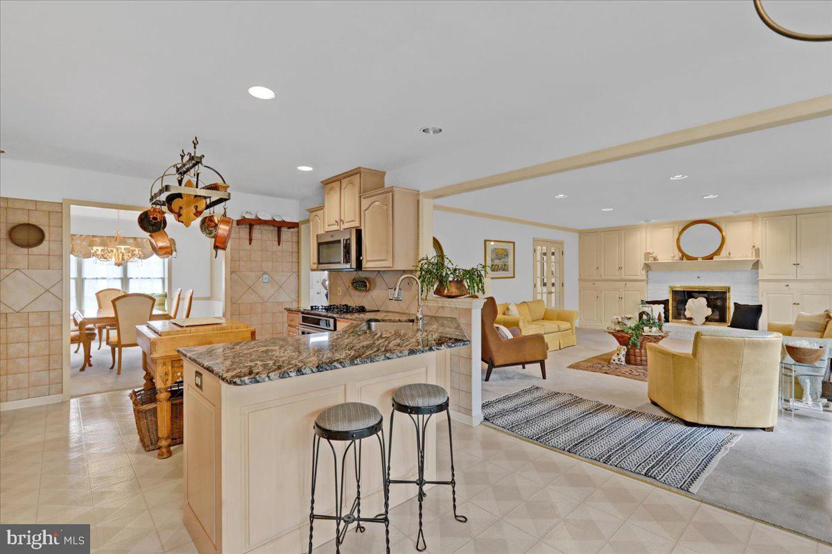 QUAIL HOLLOW - Residential