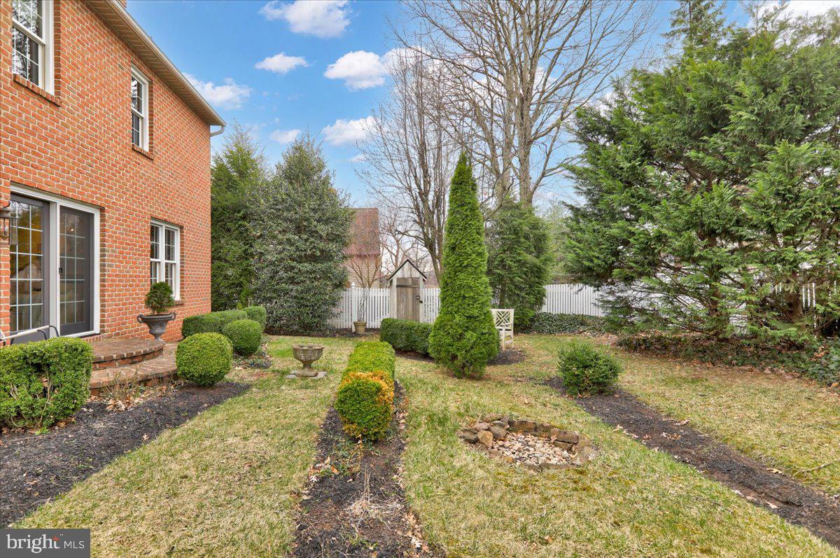 14 W KESTREL DRIVE