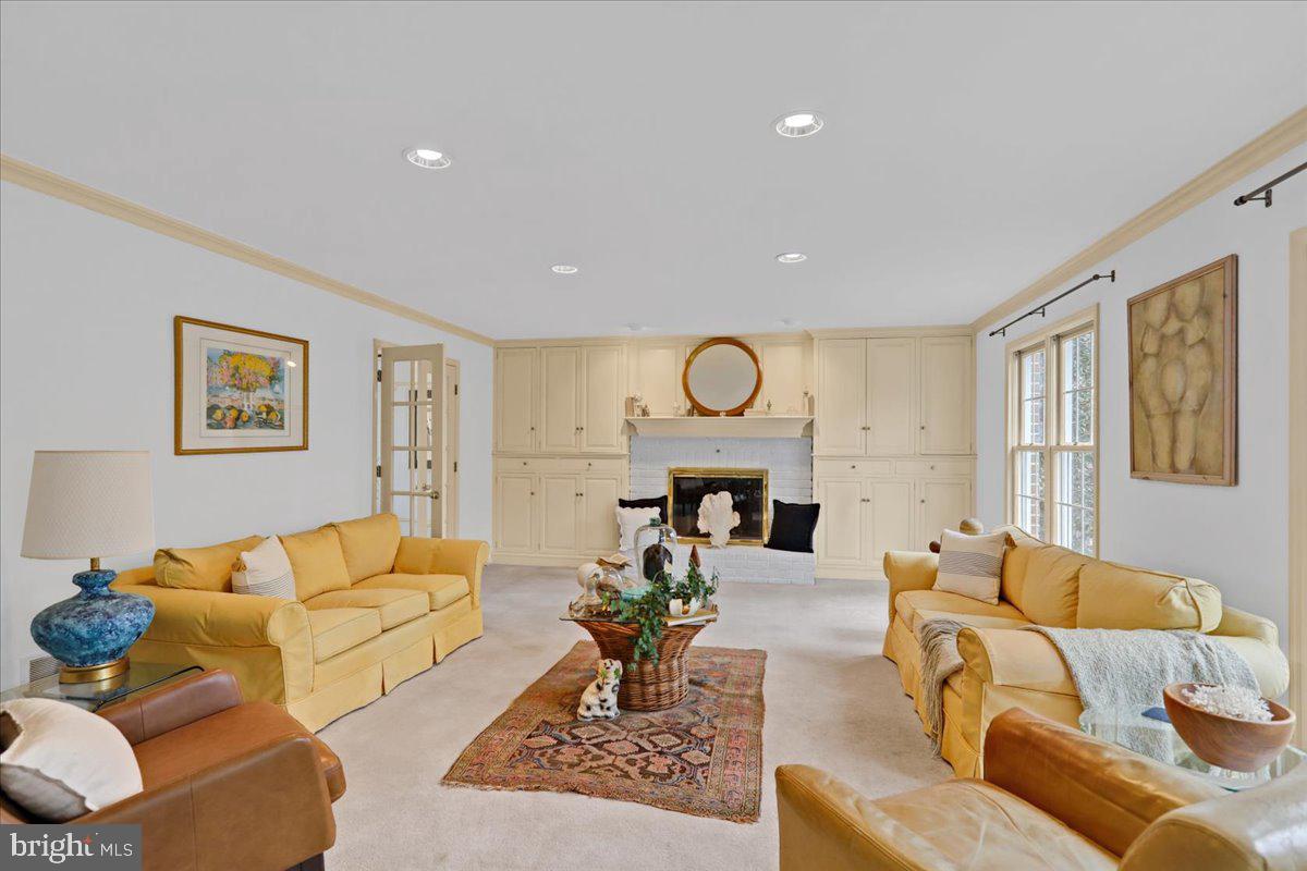 QUAIL HOLLOW - Residential