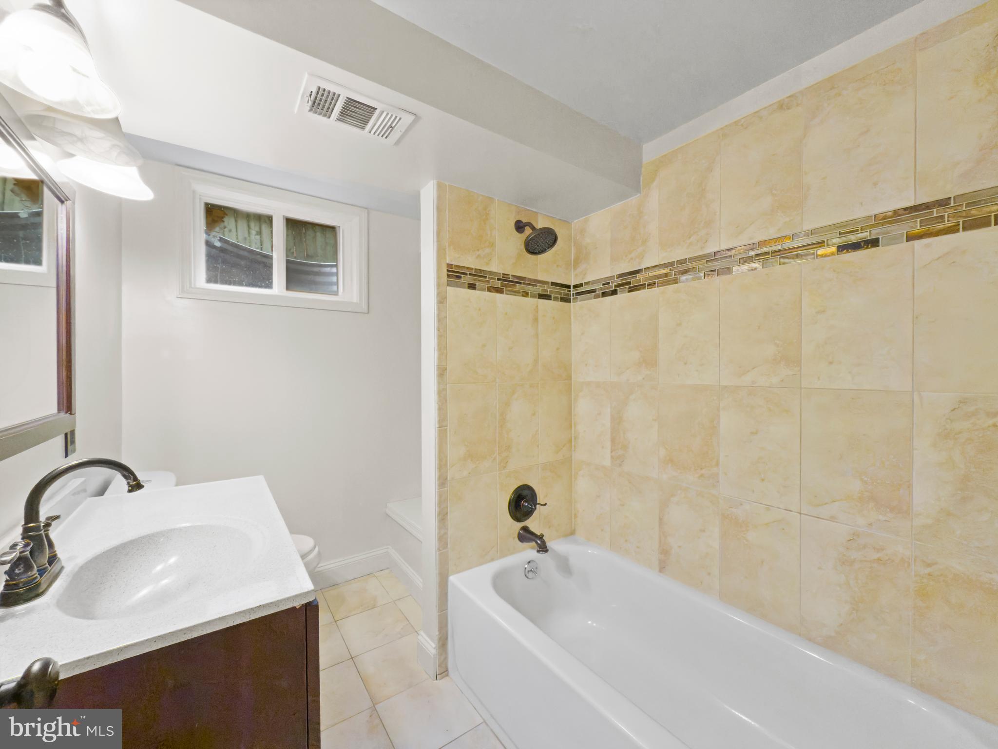 COLUMBIA HIGHLANDS - Residential