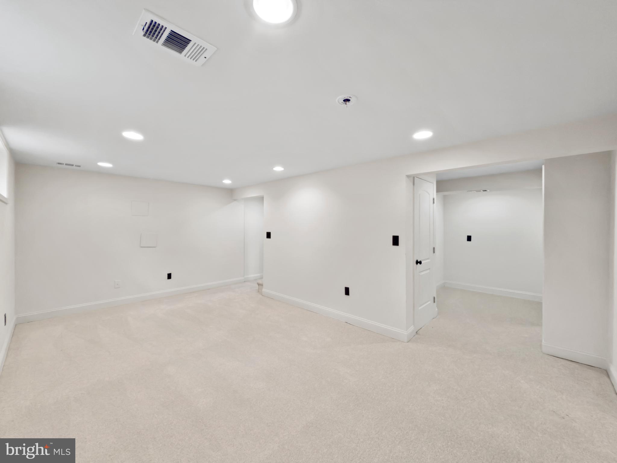 COLUMBIA HIGHLANDS - Residential