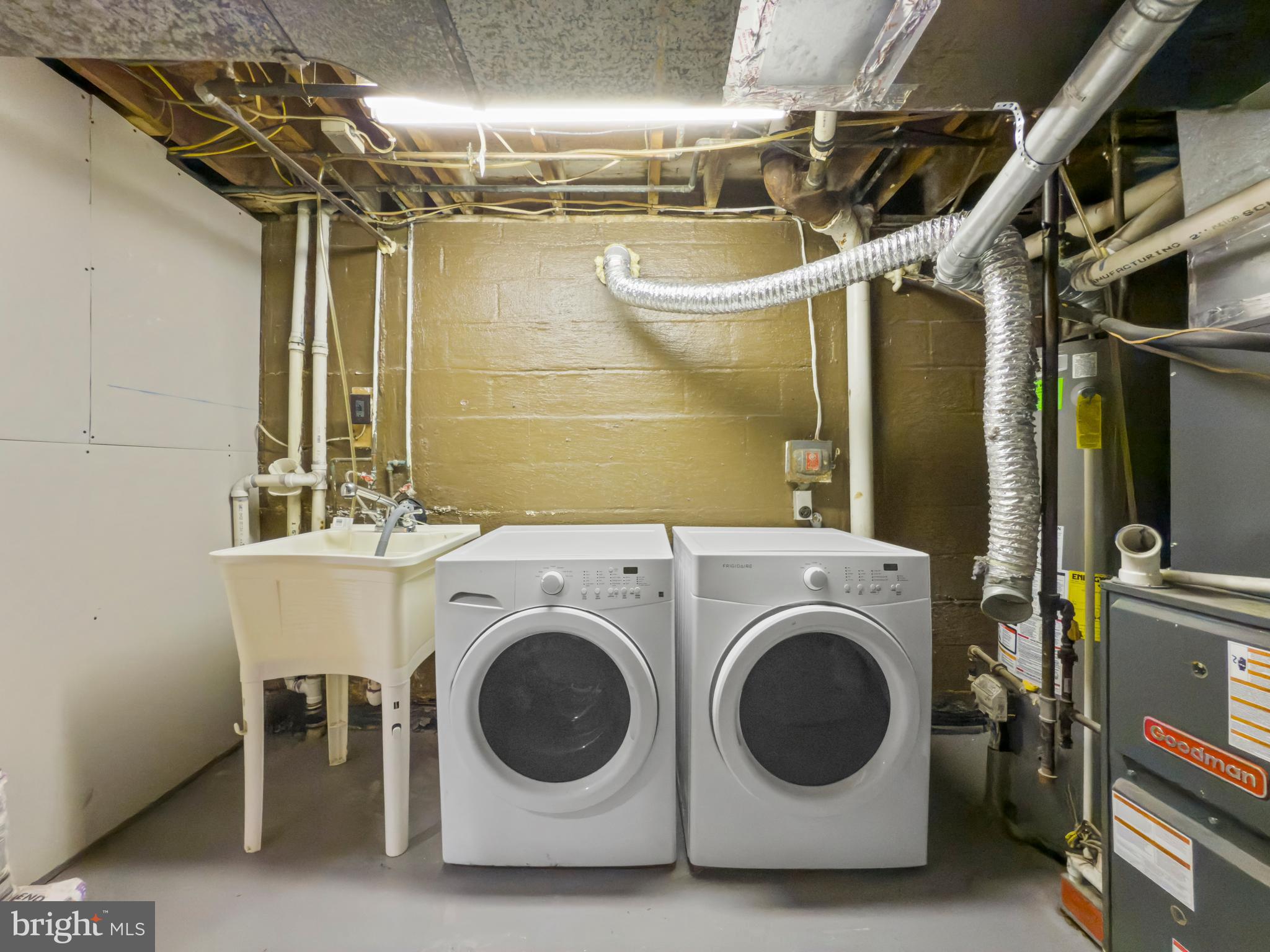 COLUMBIA HIGHLANDS - Residential