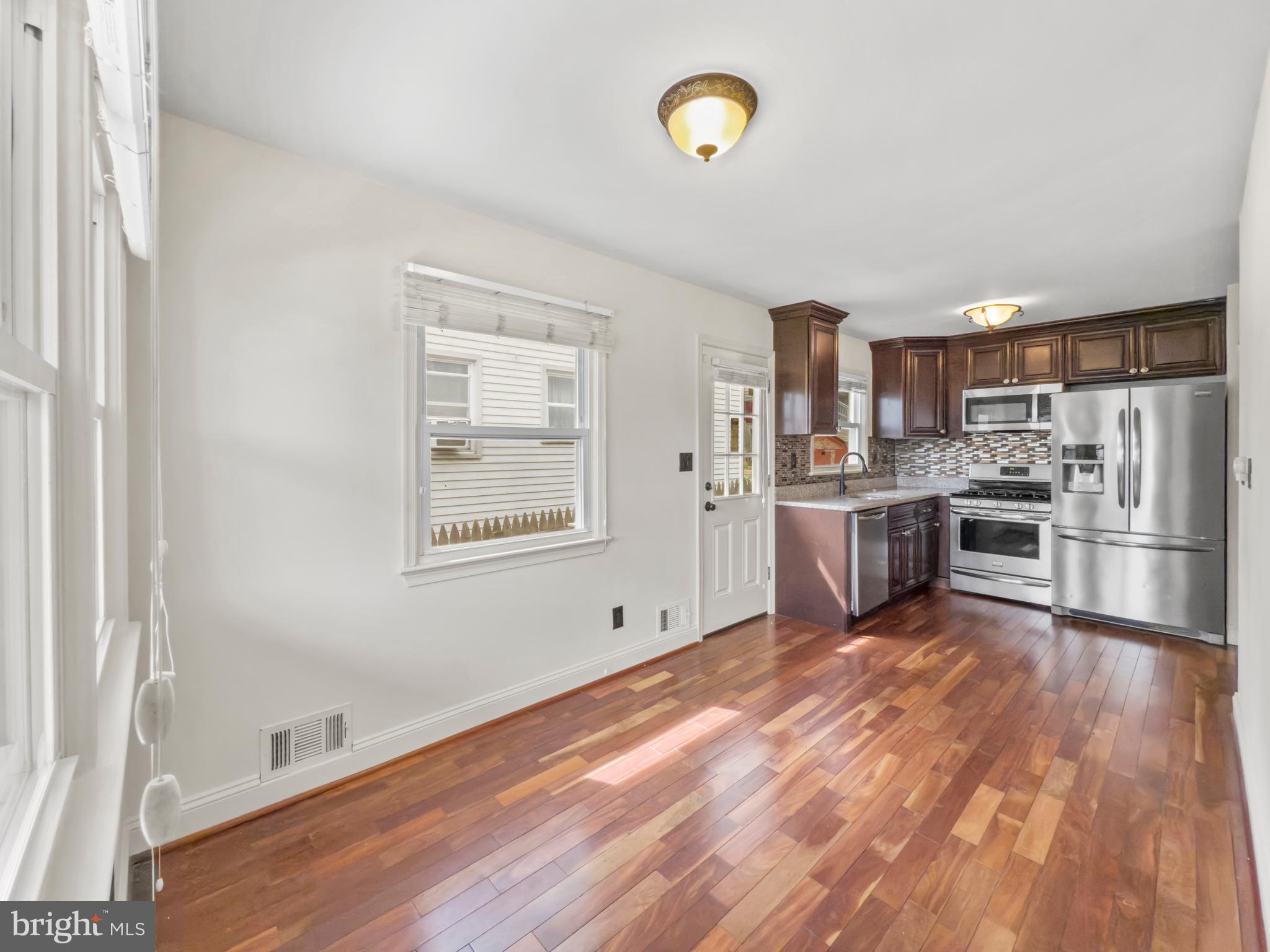 COLUMBIA HIGHLANDS - Residential