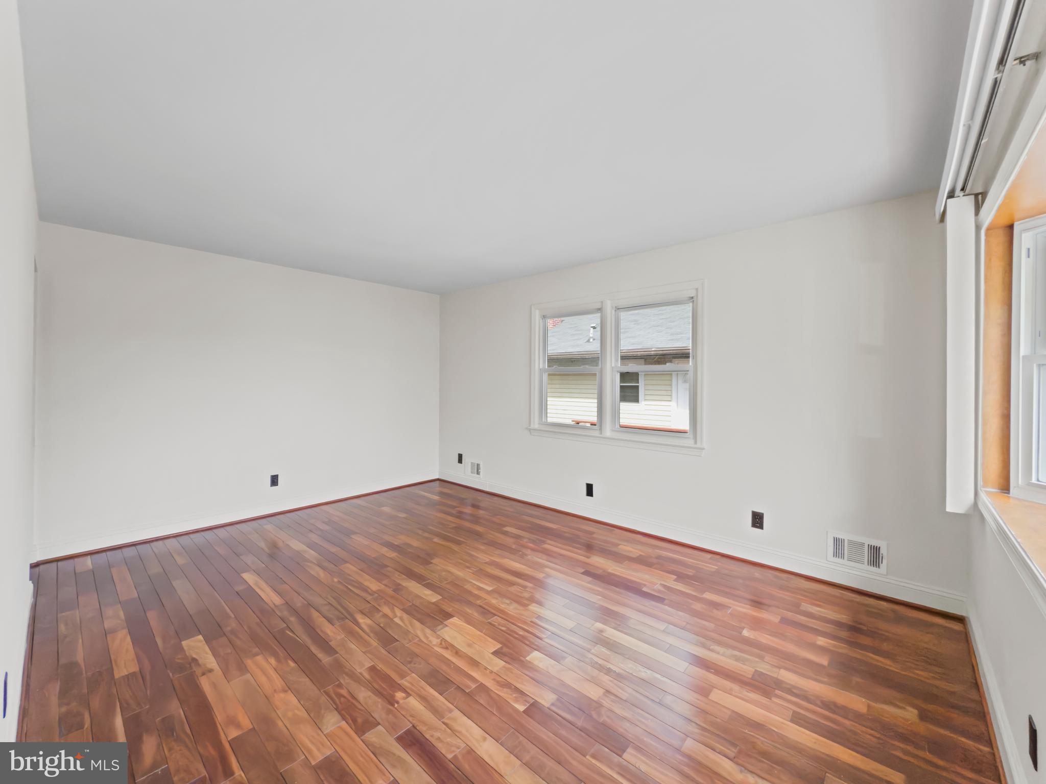 COLUMBIA HIGHLANDS - Residential