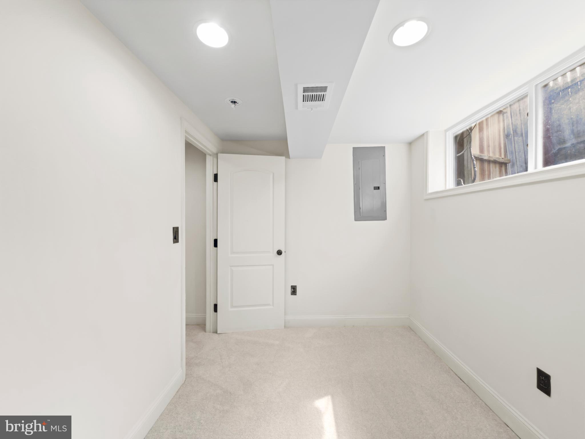 COLUMBIA HIGHLANDS - Residential