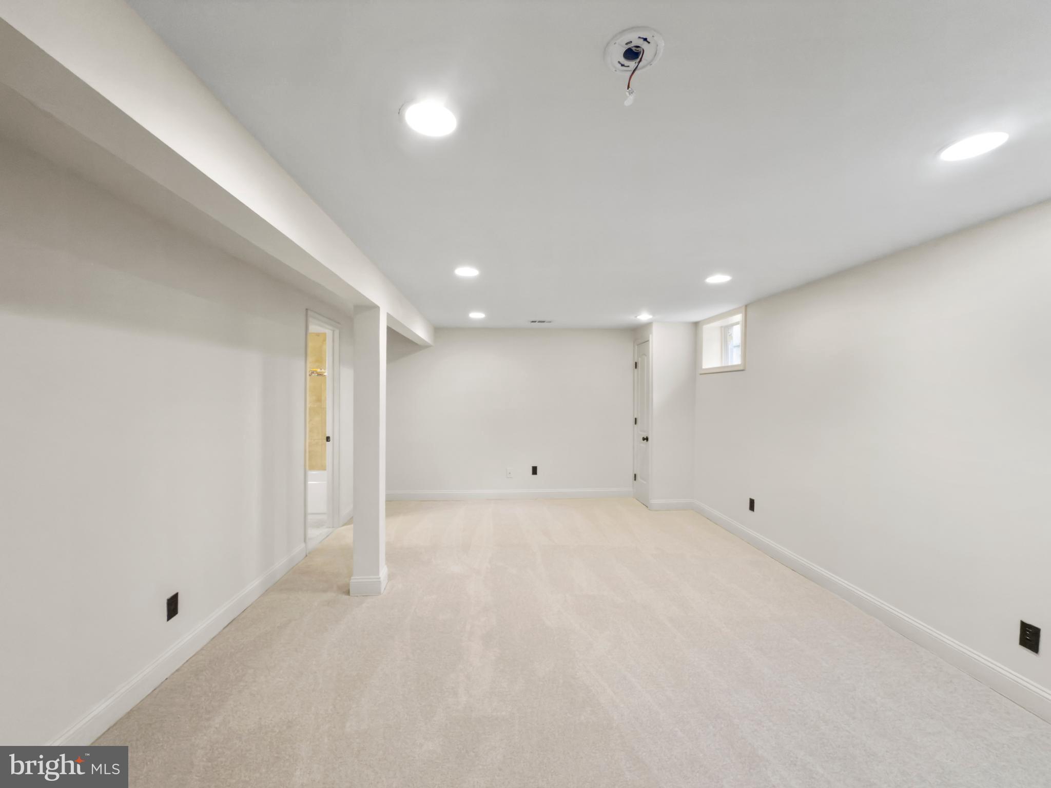 COLUMBIA HIGHLANDS - Residential