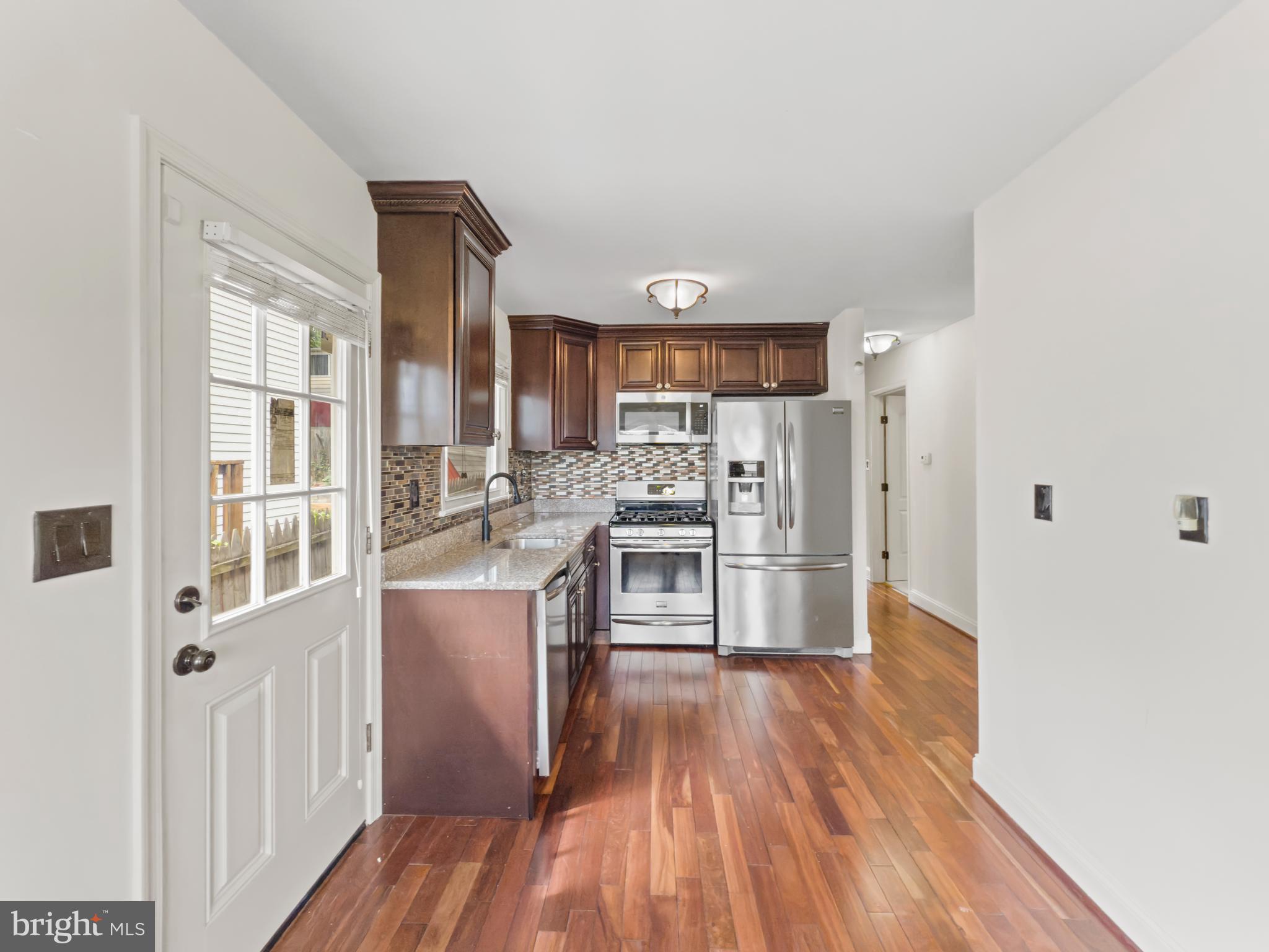 COLUMBIA HIGHLANDS - Residential